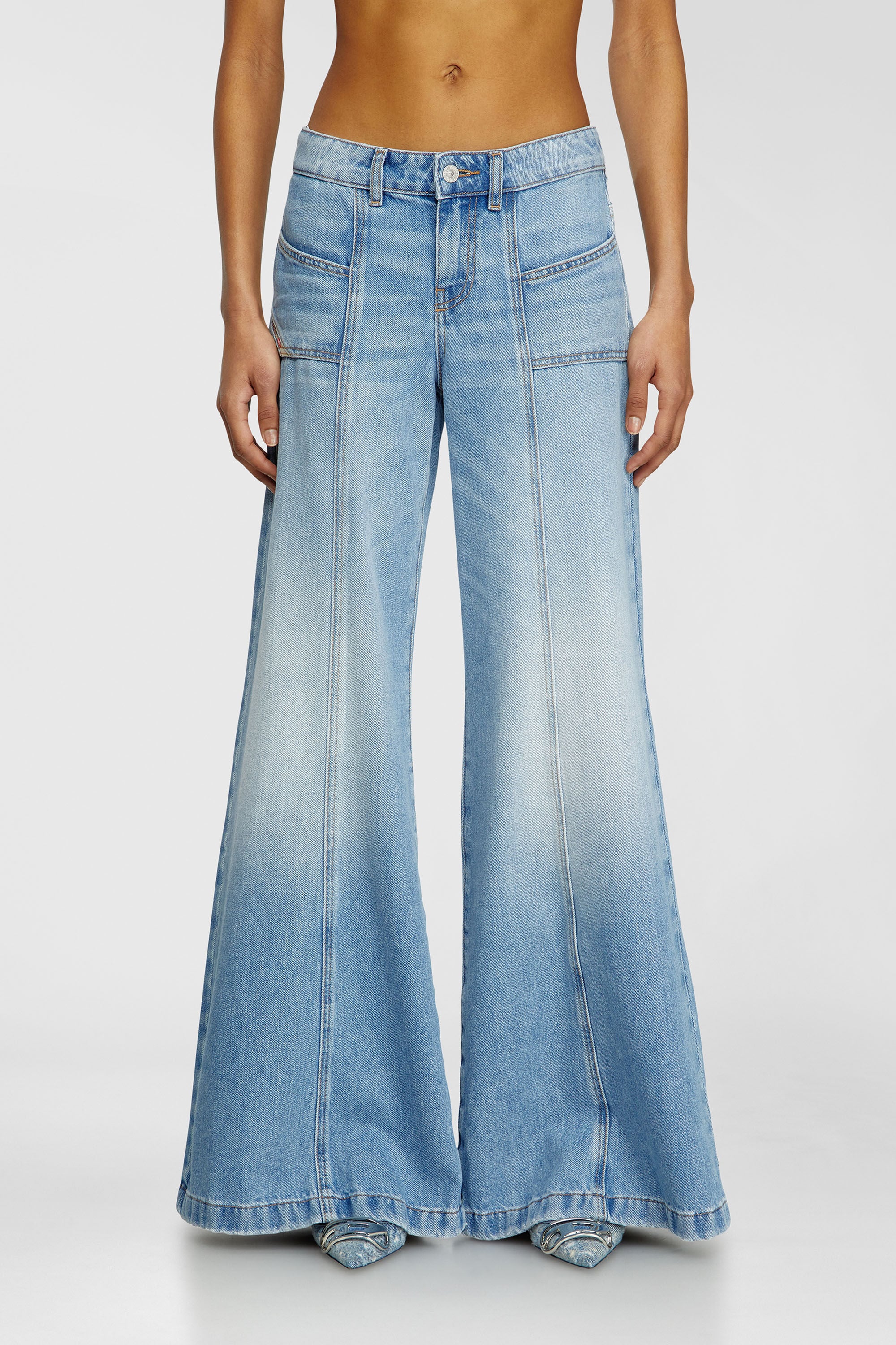 Diesel - Female's Flare Jeans D-Akii 0CLBA, ライトブルー - 2