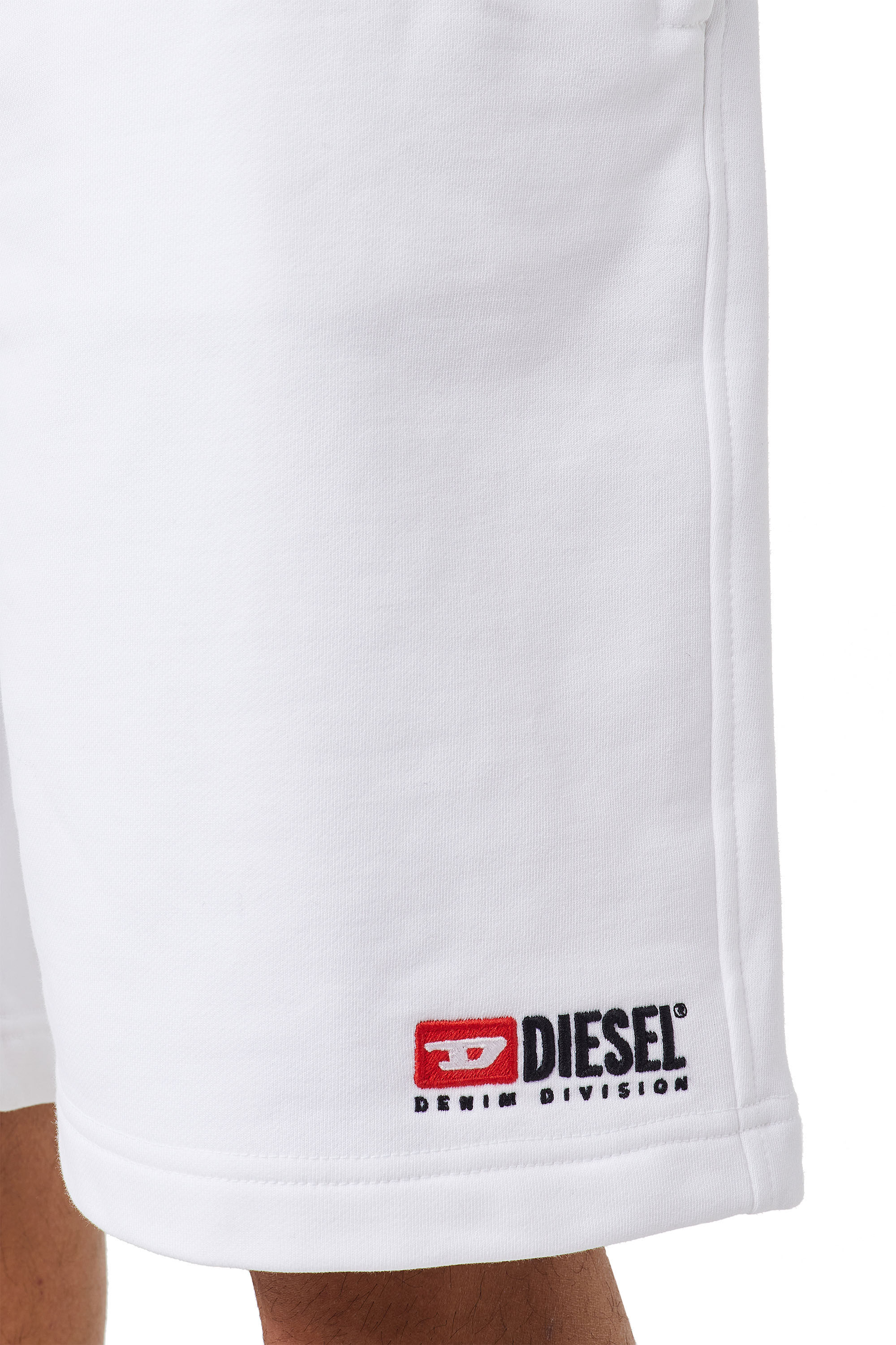 Diesel - P-CROWN-DIV, Male's ショートパンツ in ホワイト - 4