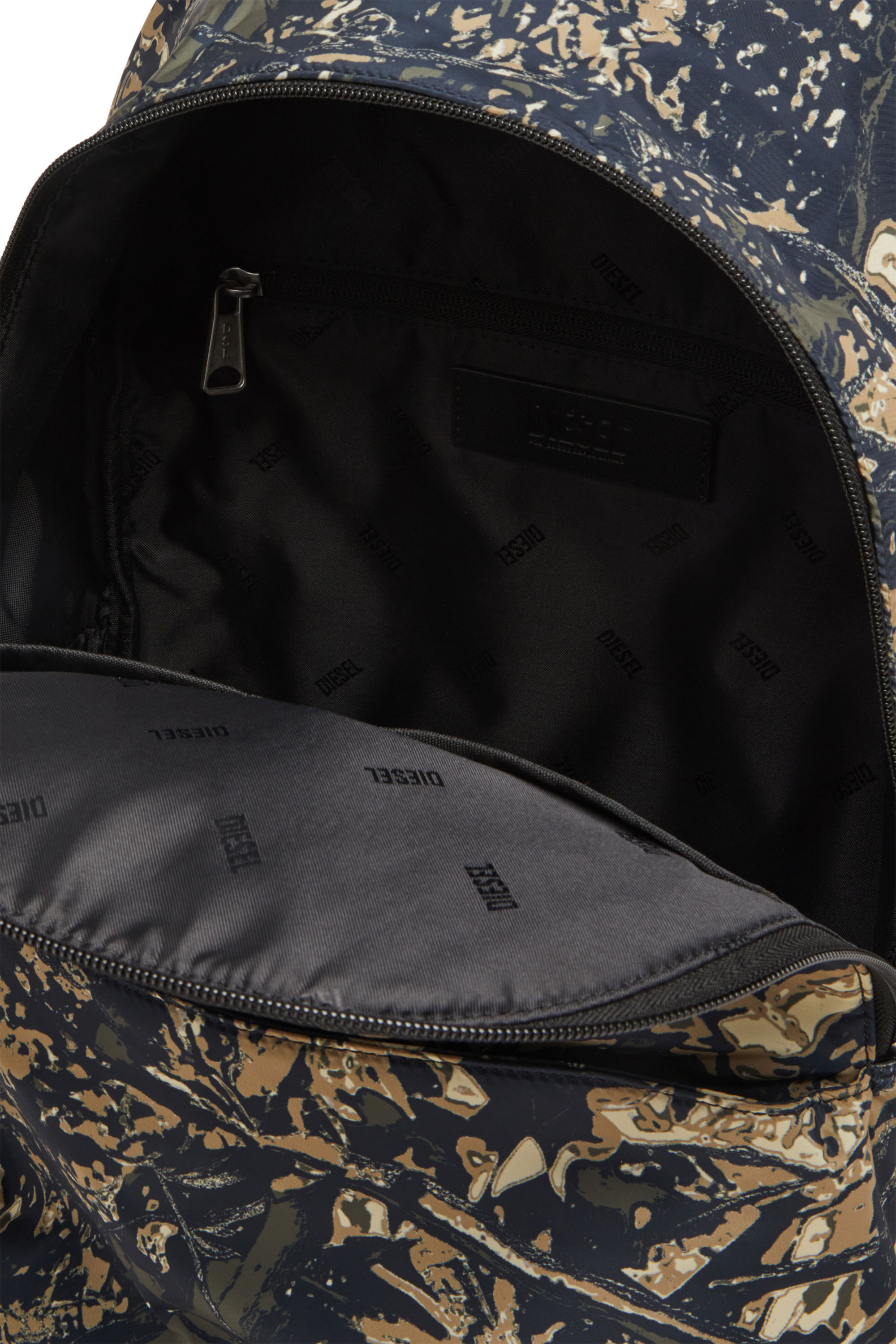 Diesel - D-PACK BACKPACK X, Male's D-Pack-Backpack in camo-print fabric in ミリタリーグリーン - 5