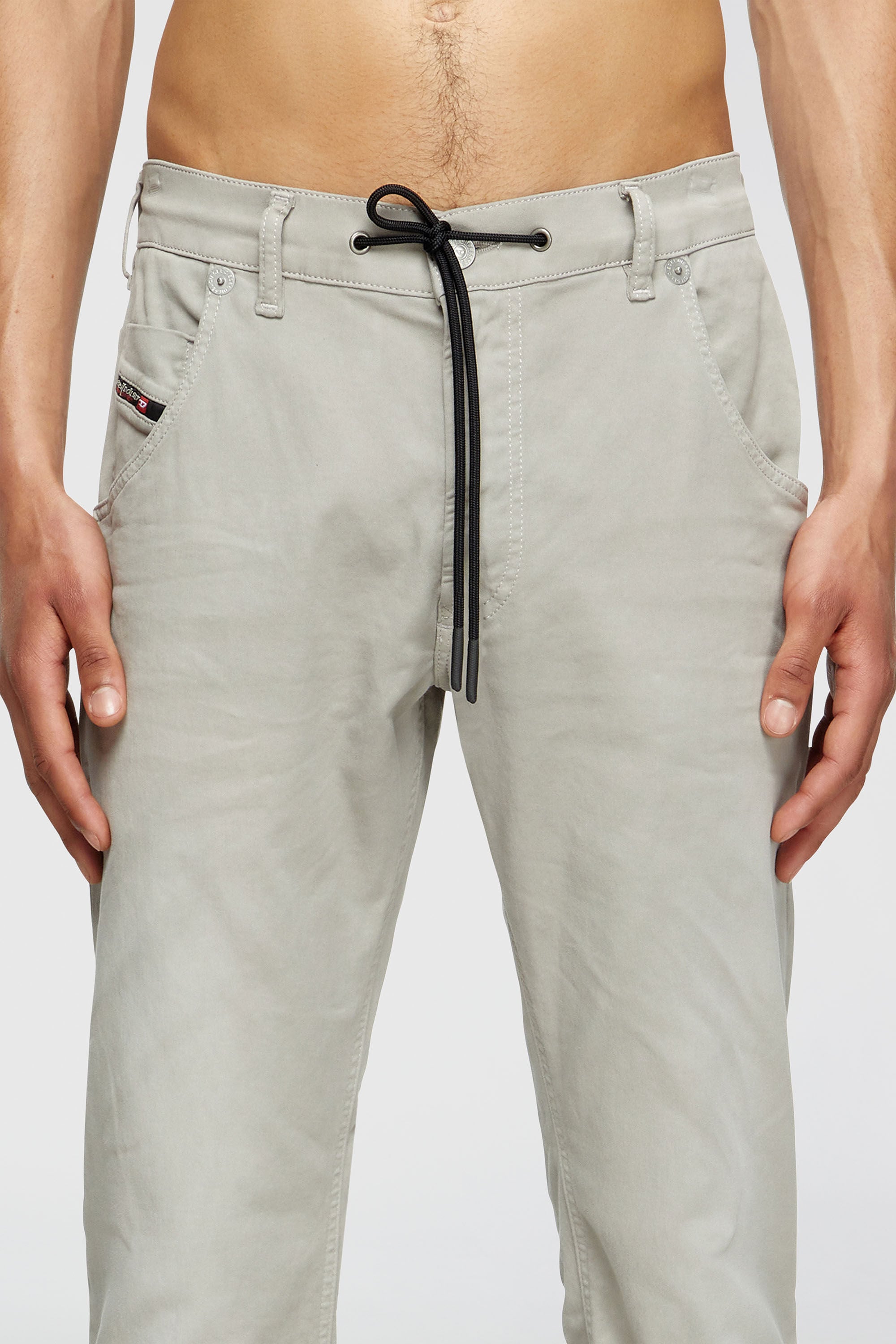 Diesel - Male's Regular 2032 D-Krooley Joggjeans&reg; 0670M, ライトグレー - 5