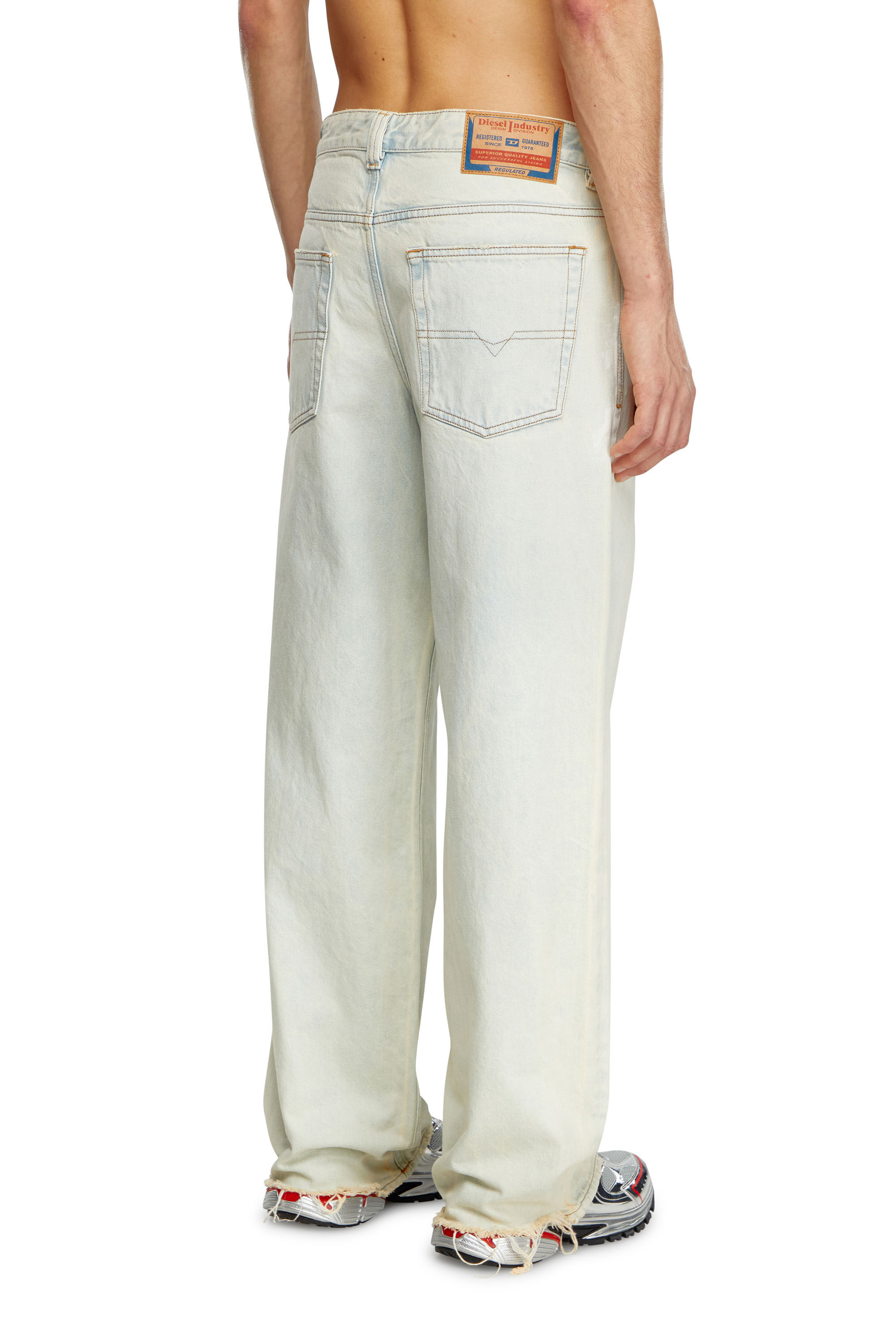 Diesel - Male's Relaxed Jeans 2001 D-Macro 09J81, ライトブルー - 4