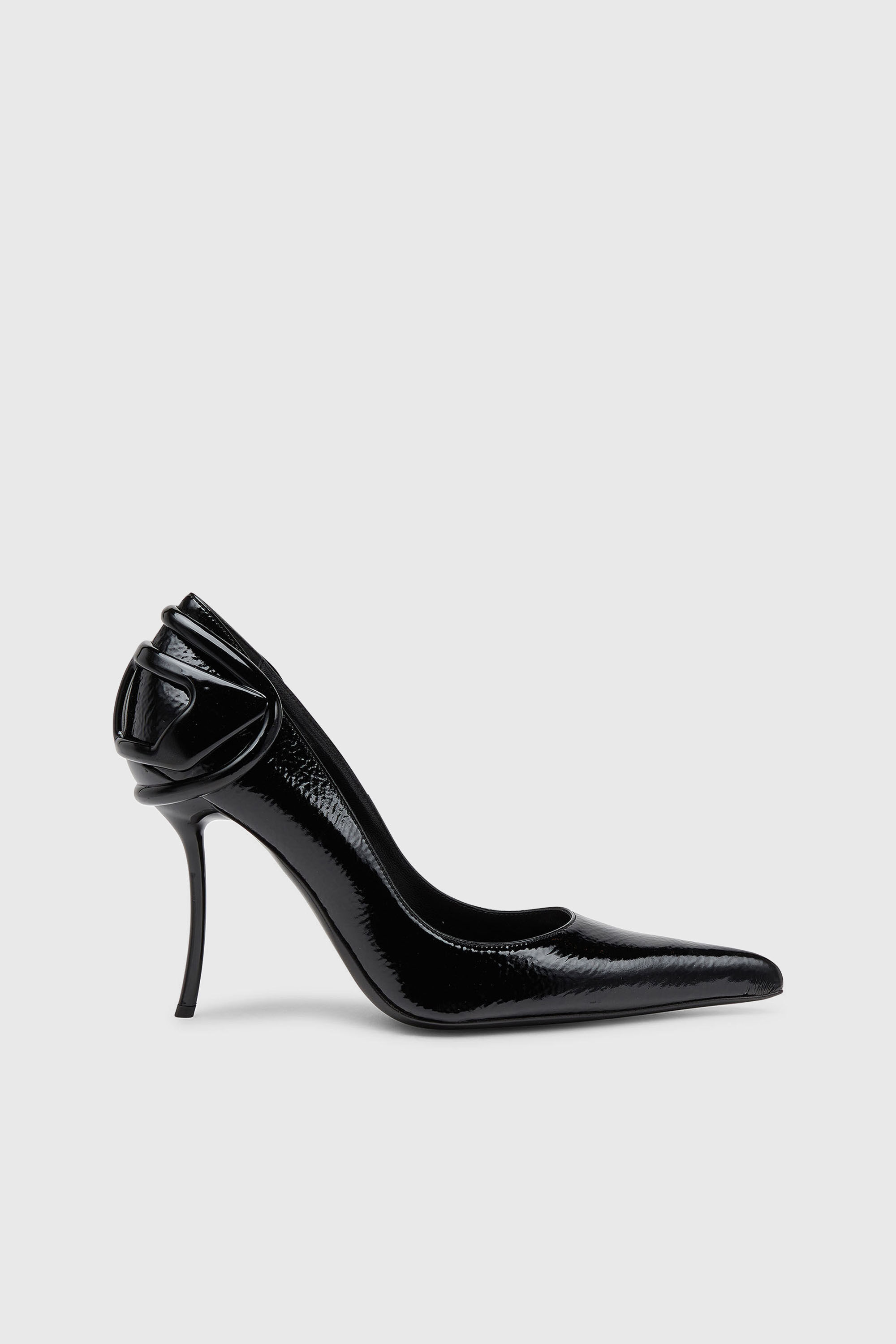 D-TEN&HALF P D-Ten&Half-Glossy pumps with curved heel｜ブラック