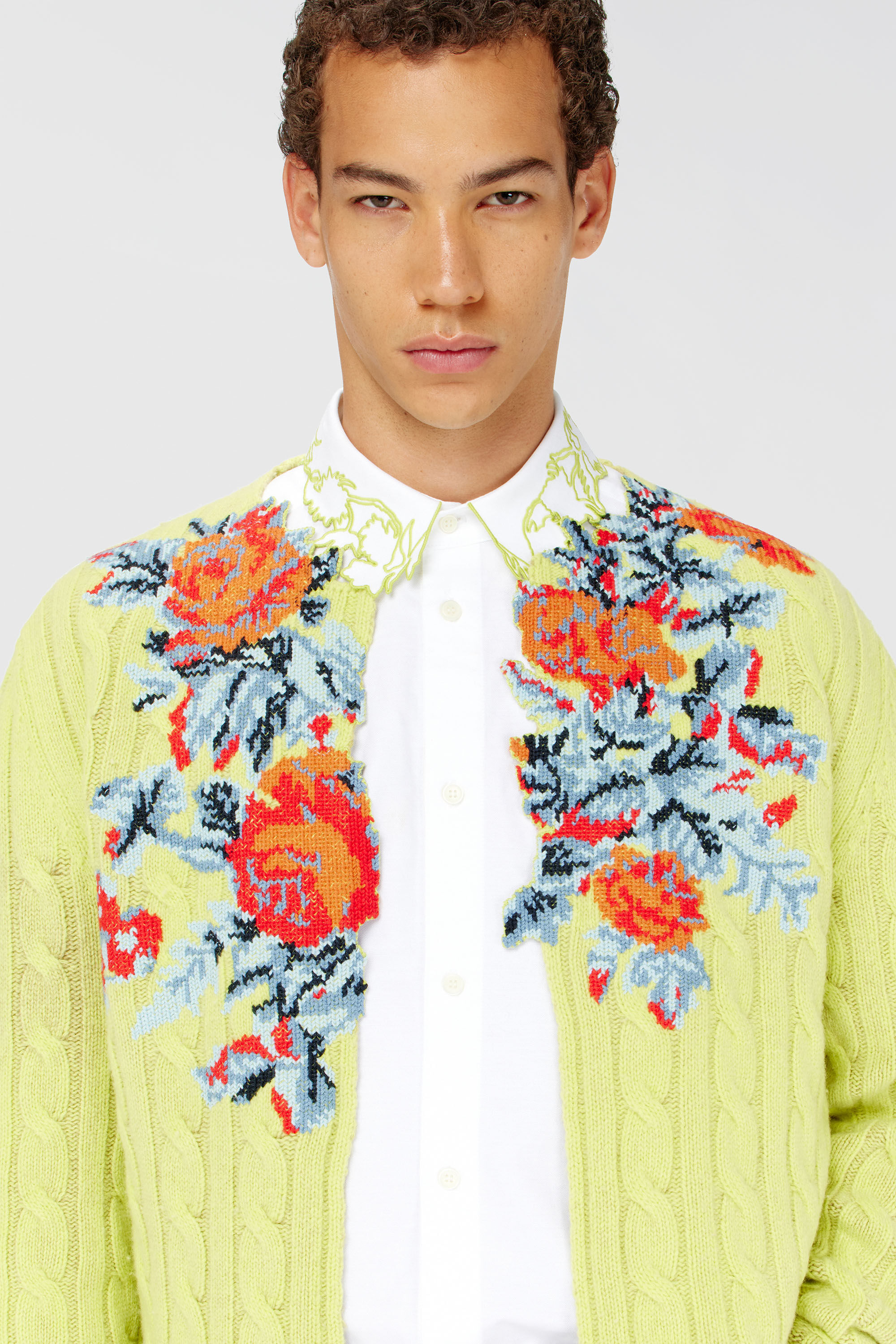 Diesel - K-RINO, Male's Open-front cardigan in floral cable knit in 蛍光イエロー - 4