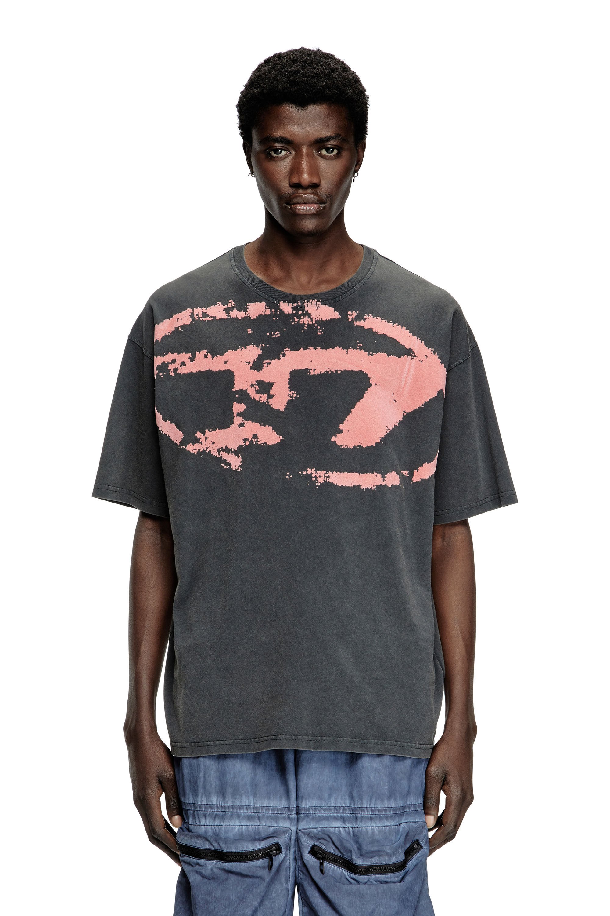 Diesel - T-BOXT-R21, Male's Acid-wash T-shirt with flocked Oval D logo in ブラック - 3