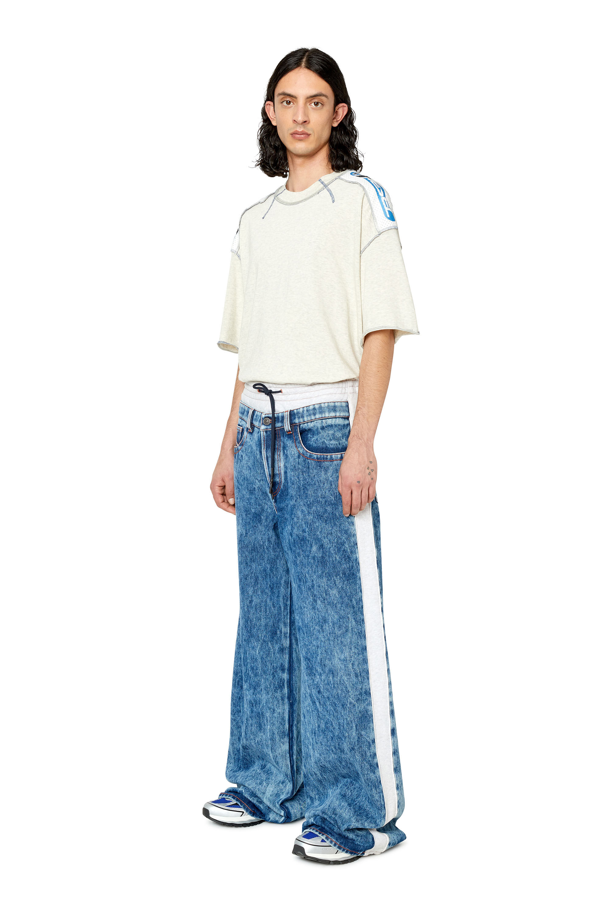 Diesel - T-CRAHOR-SS-G1, Male's Tシャツ パフプリント オーバーロック in ライトグレー - 1