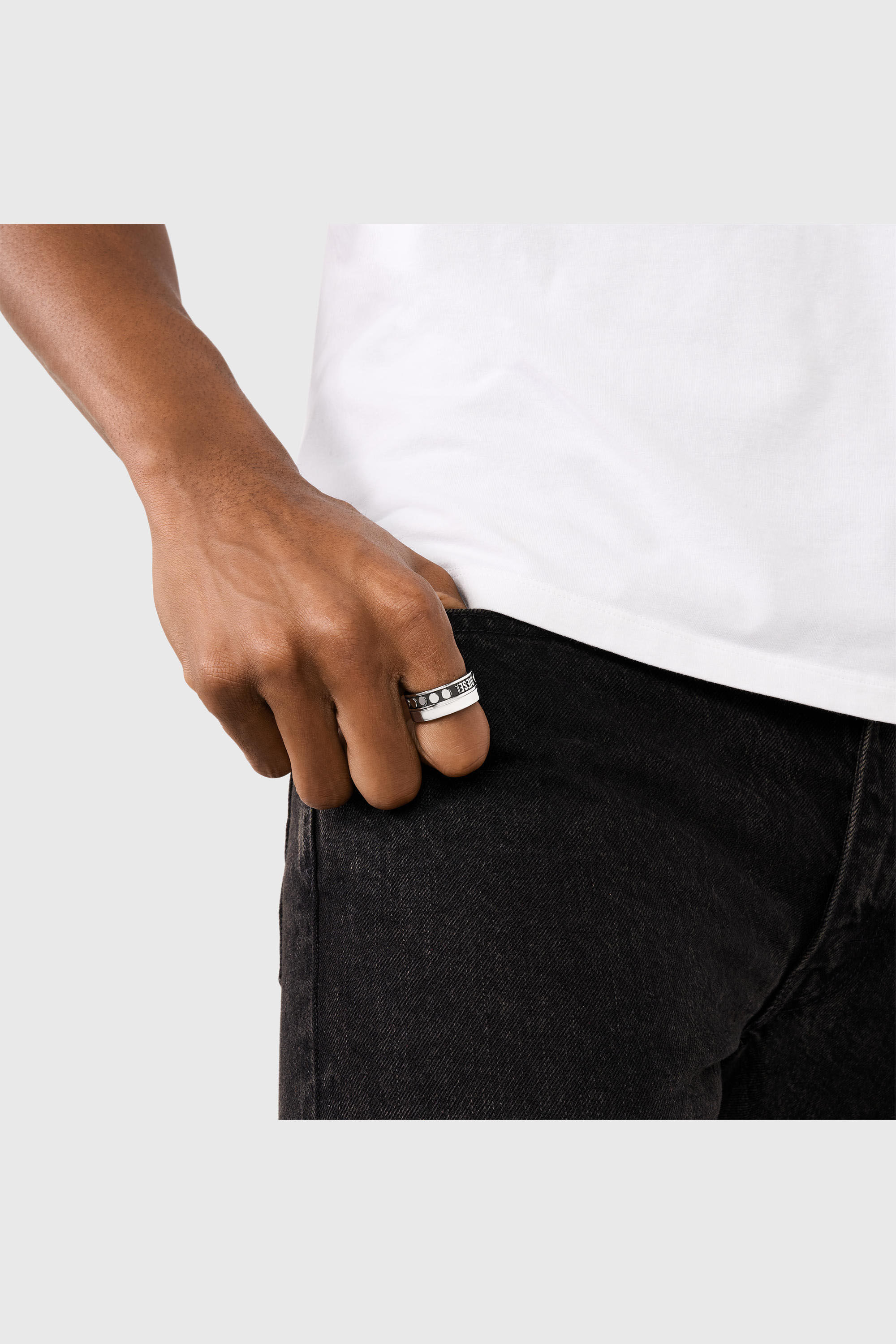 DX1170 DX117000DJW ジュエリー(MEN)|DIESEL(ディーゼル)公式