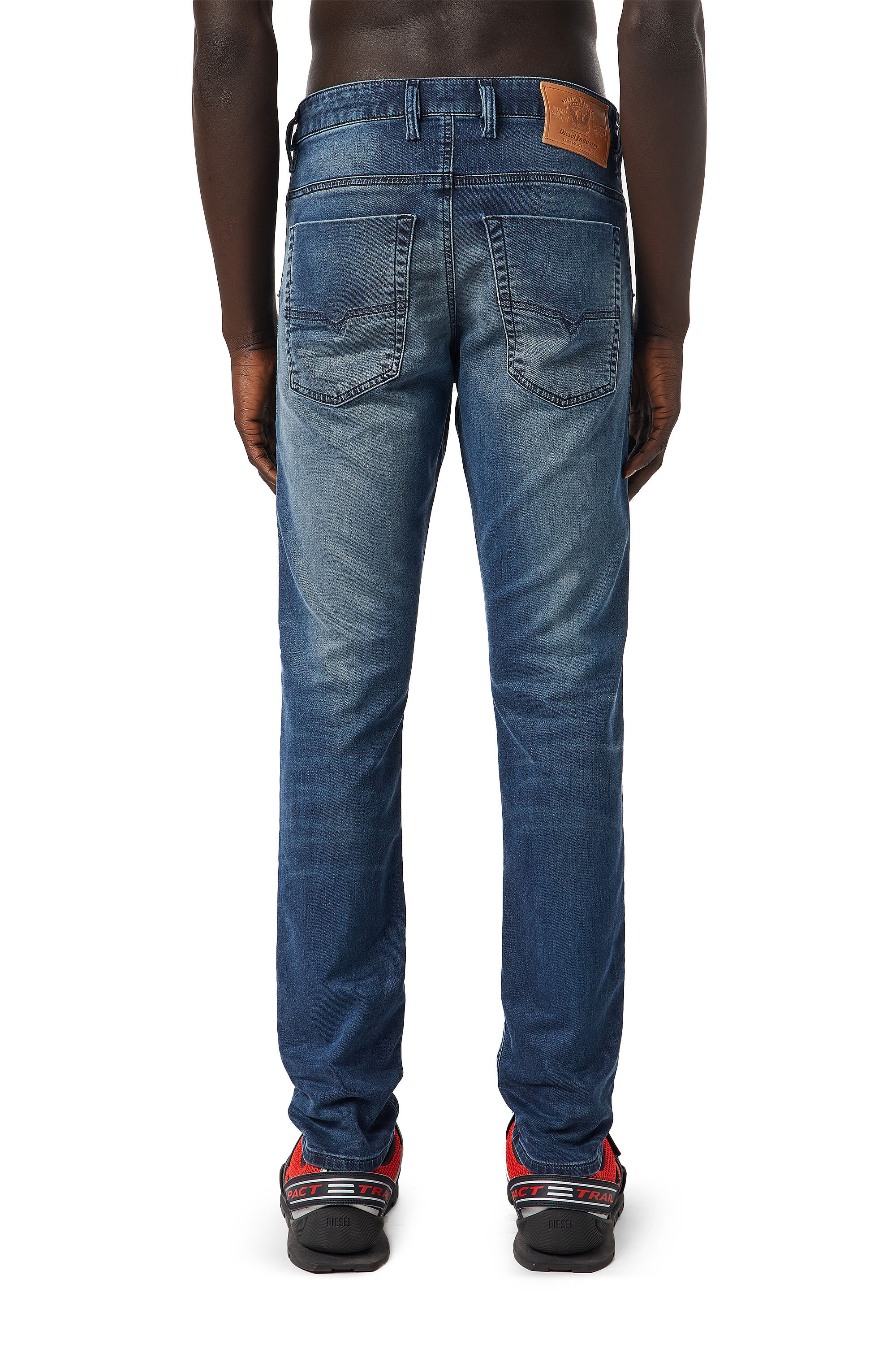 Krooley JoggJeans® 069ZX MEN: テーパードダークブルーデニム
