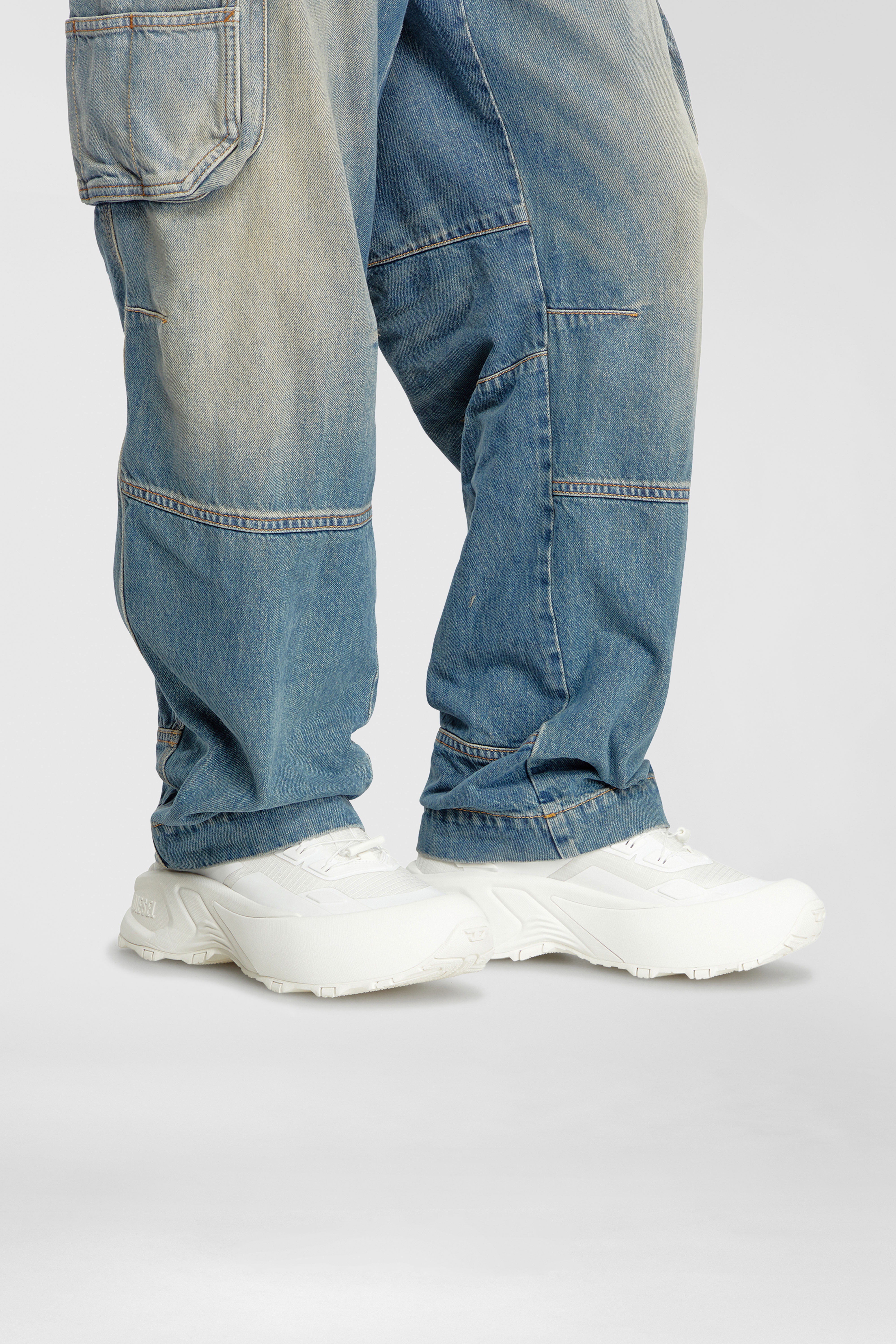Diesel - D-CAGE RUNNER, Male's D-Cage Runner-Sneakers in TPU-trimmed ripstop in ホワイト - 1