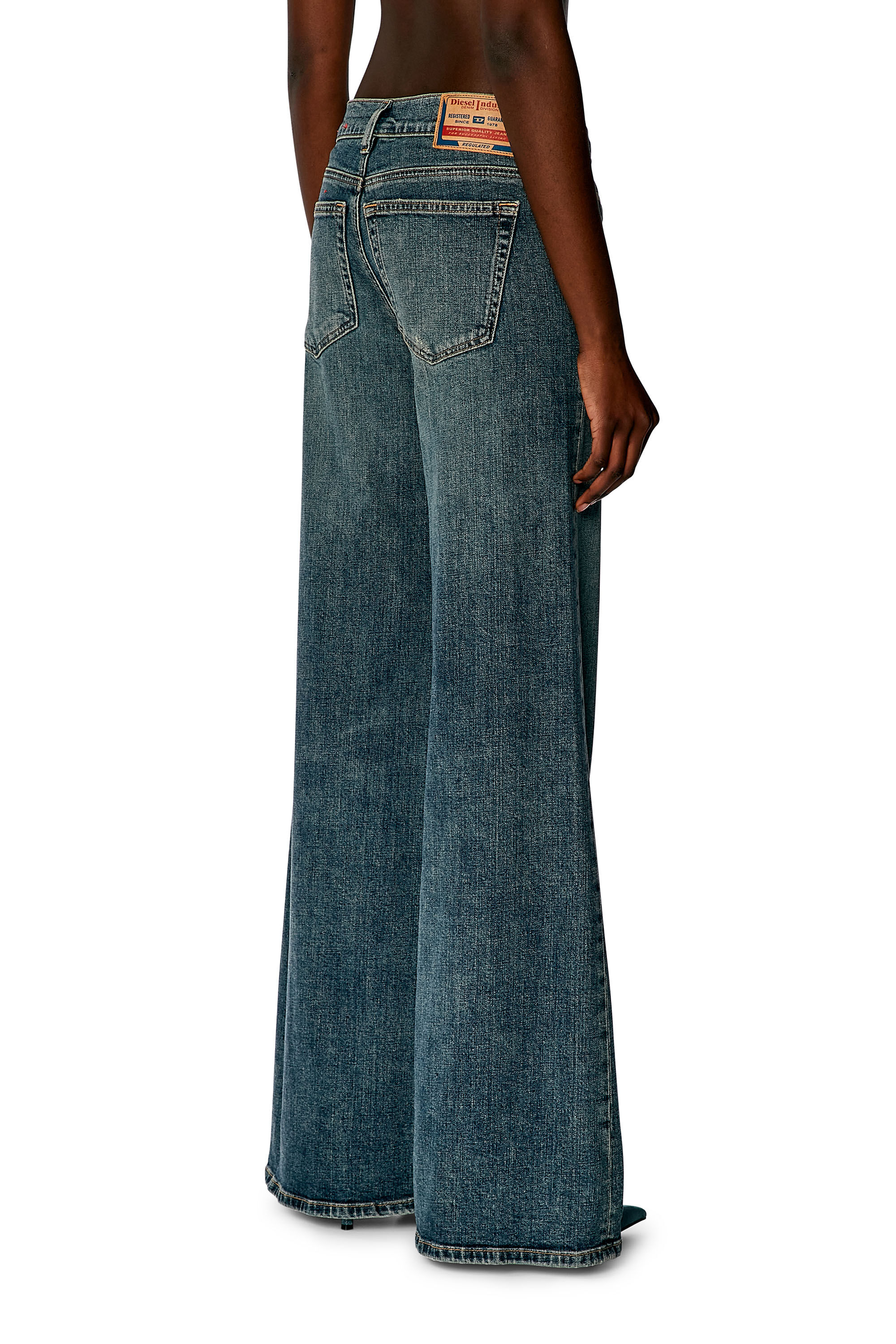 Diesel - Bootcut and Flare Jeans 1978 D-Akemi 0DQAC, ミディアムブルー - Image 5