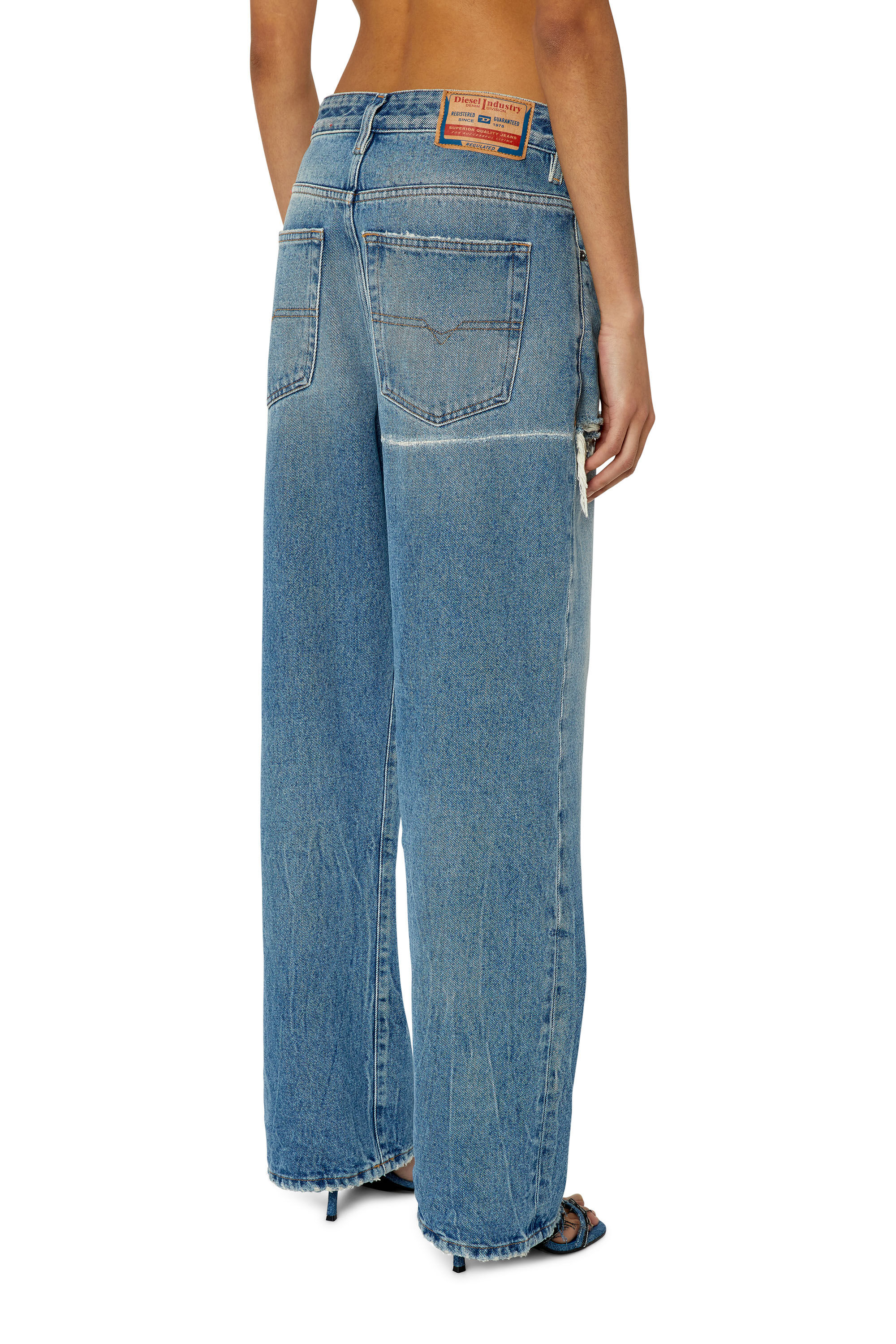 Diesel - Straight Jeans 1999 D-Reggy 007N3, Female's SS23  デニム ストレート ルーズ in ミディアムブルー - 5