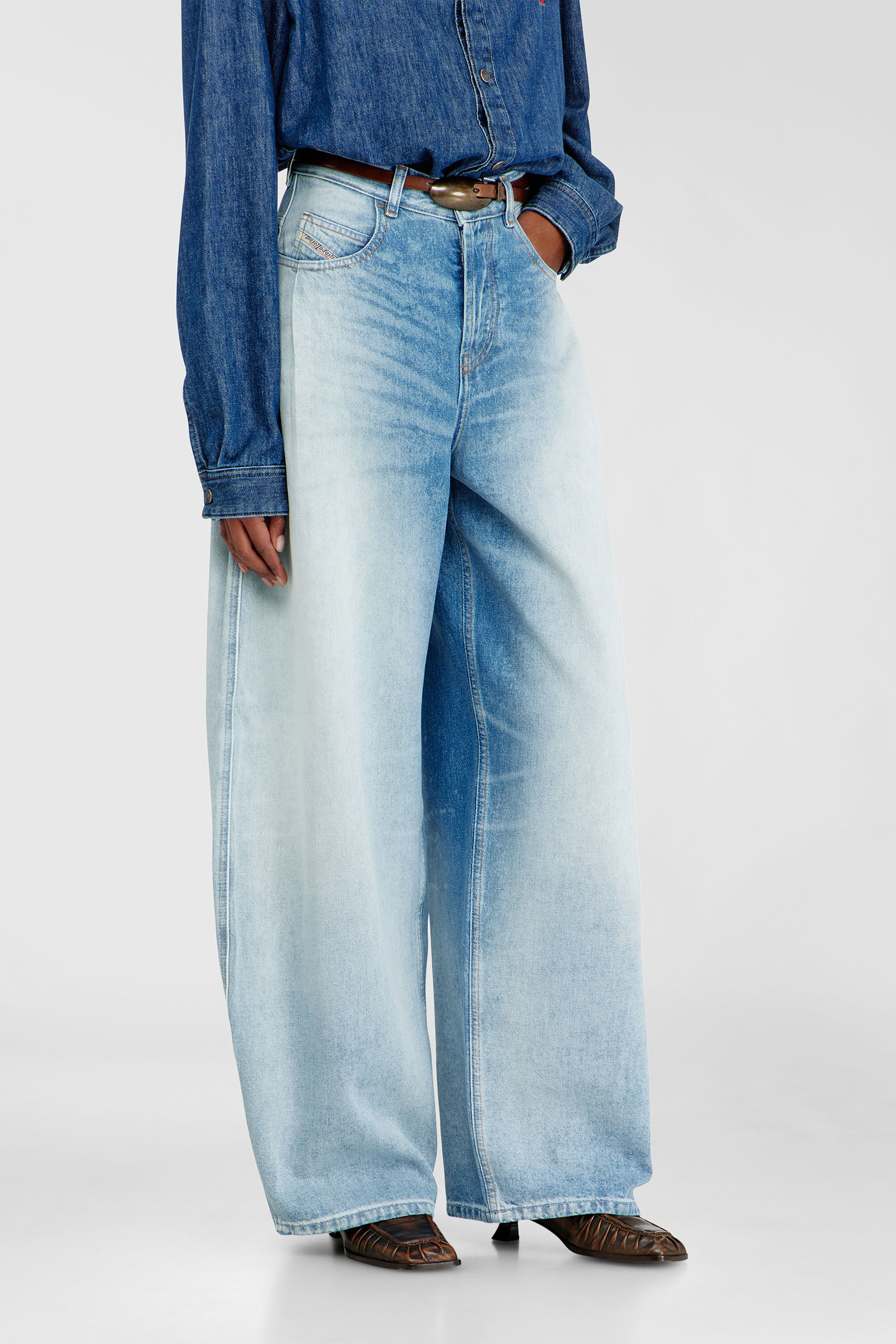 Diesel - Female's Relaxed Jeans 1987 D-Khelz 007EE, ライトブルー - 7