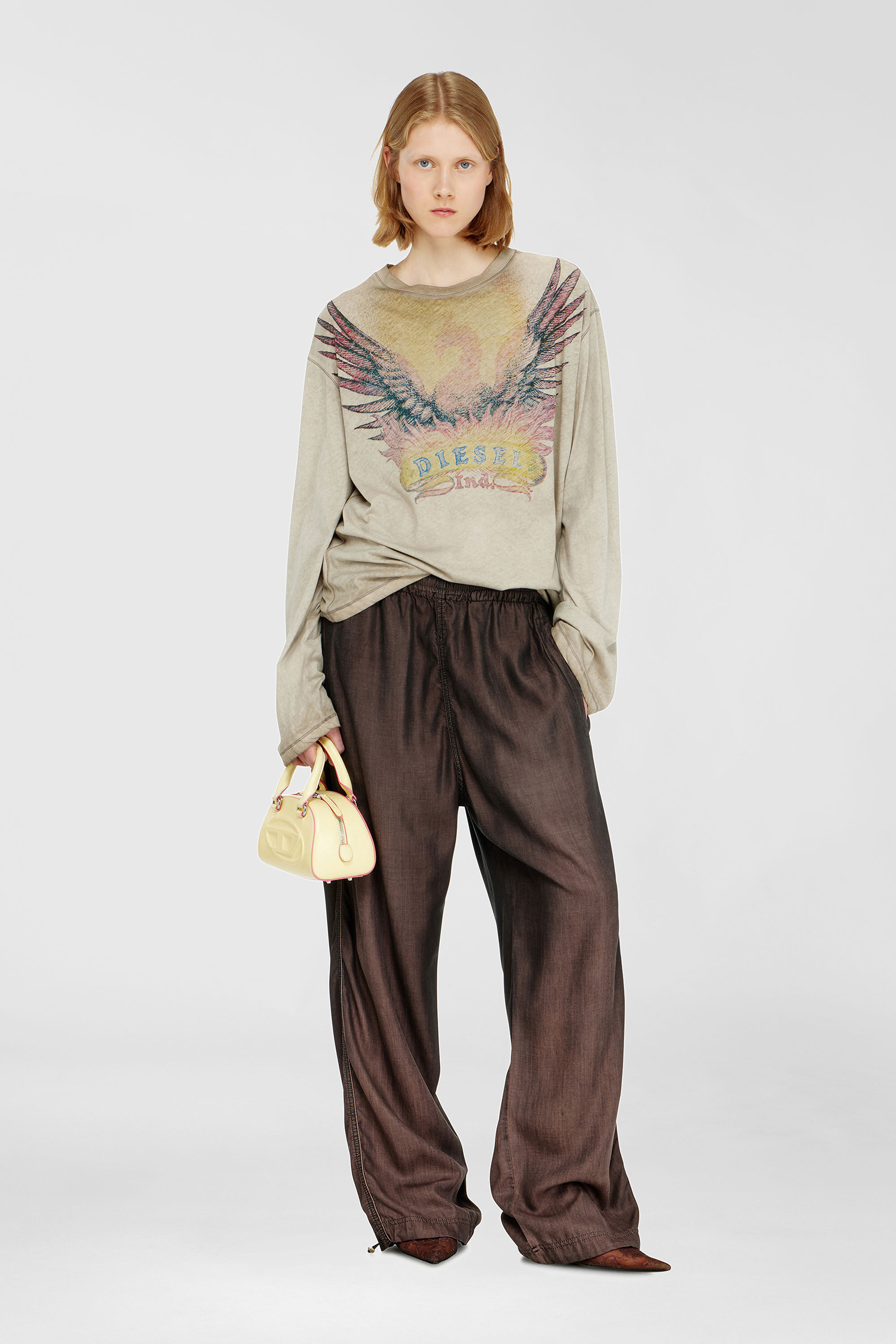 Diesel - T-HILARY-LS-AA2, Female's 長袖Tシャツ in ベージュ - 1