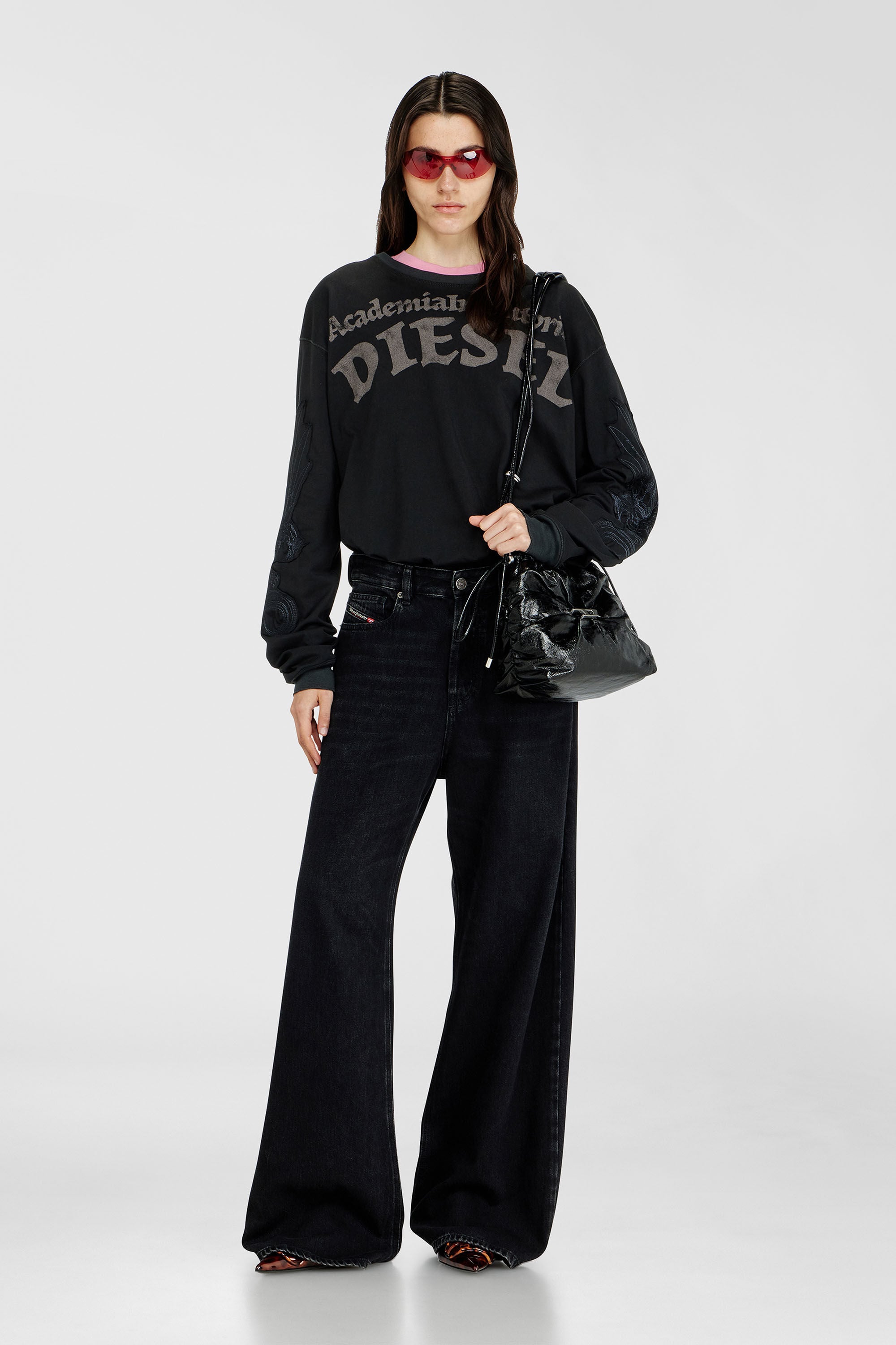 Diesel - SCRUNCH-D BUCKET, Female's バケットバッグ in ブラック - 1