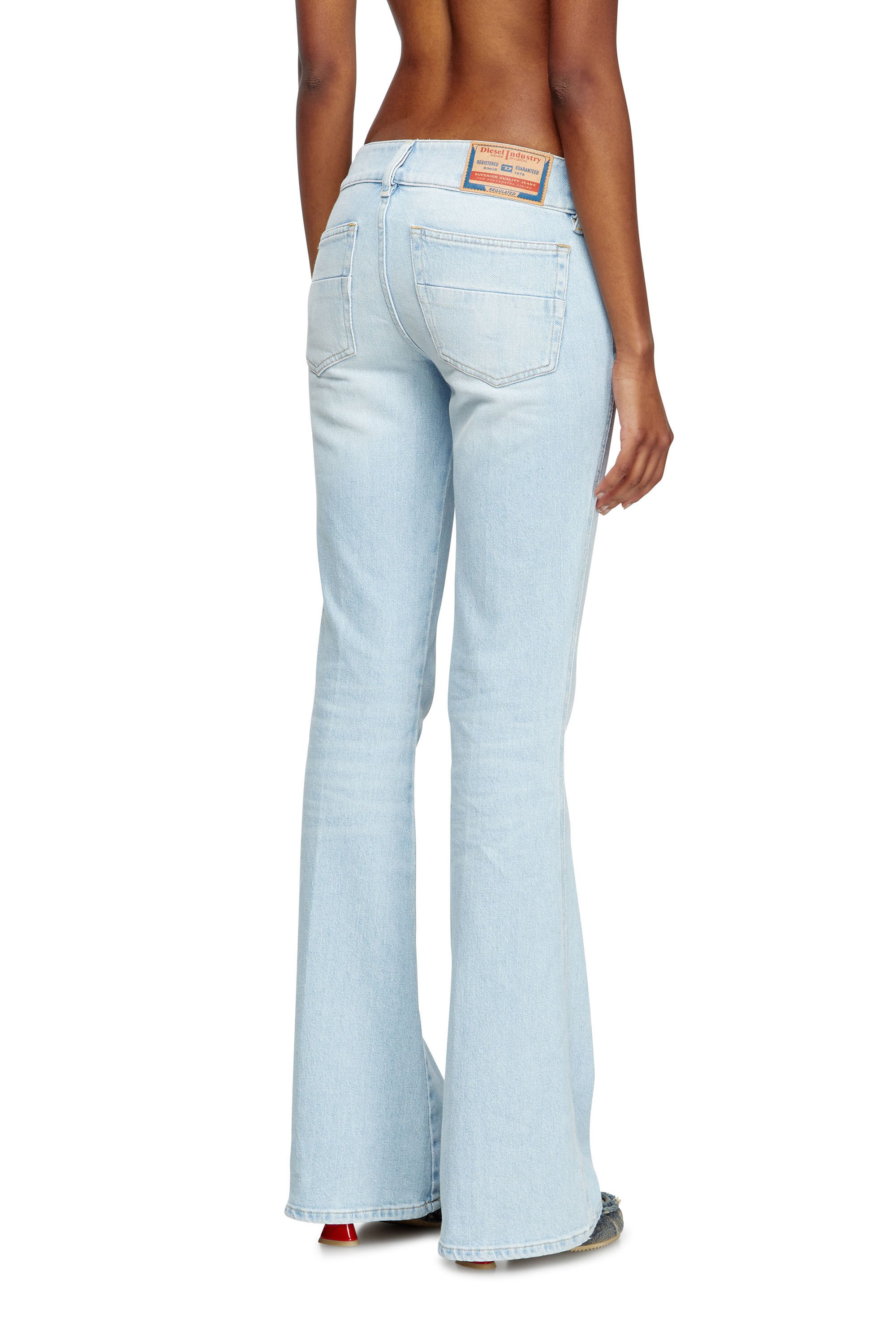 Diesel - Female's Bootcut Jeans D-Hush 09M11, ライトブルー - 5