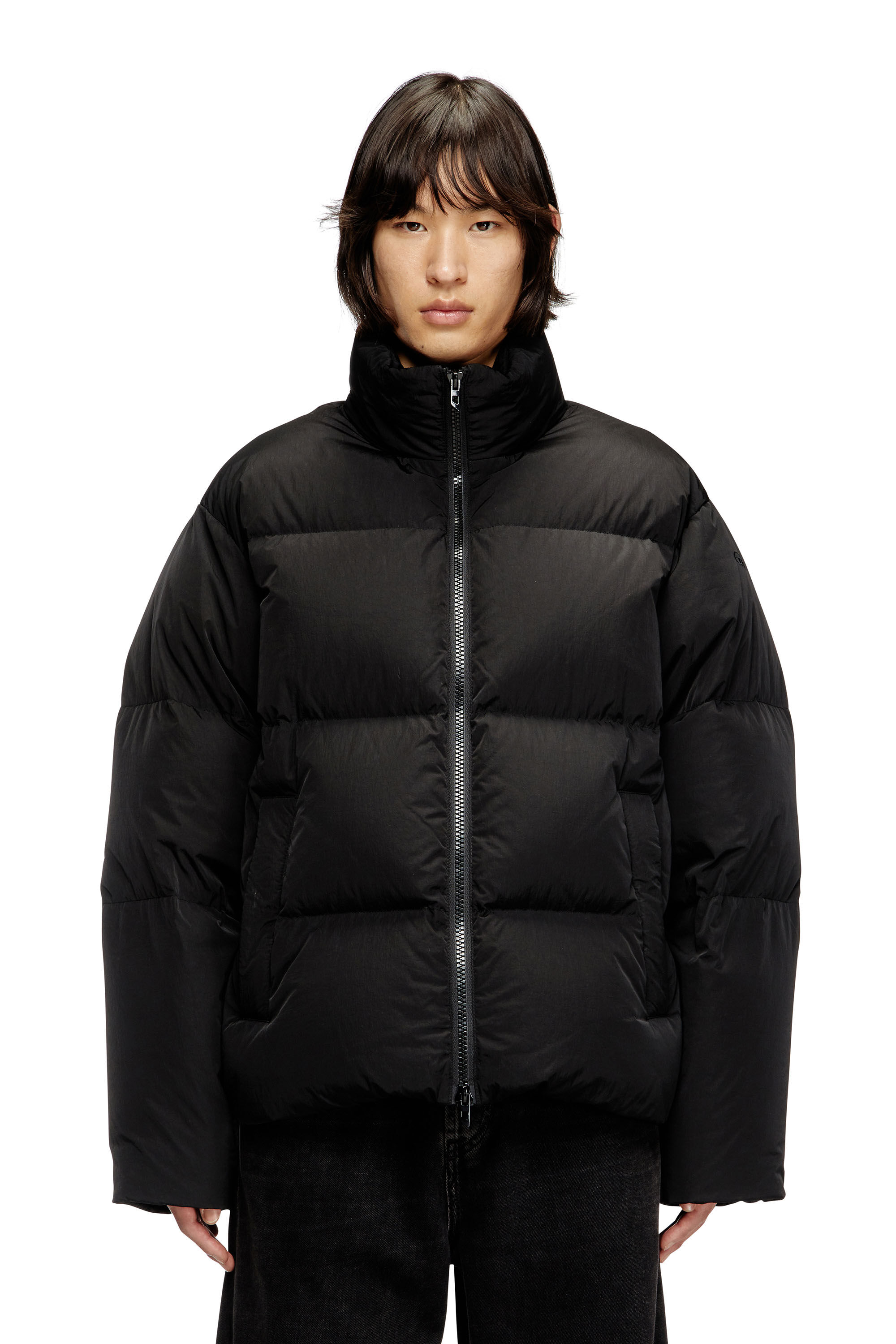 W-RAVEEL Hooded down jacket in wrinkled nylon｜ブラック