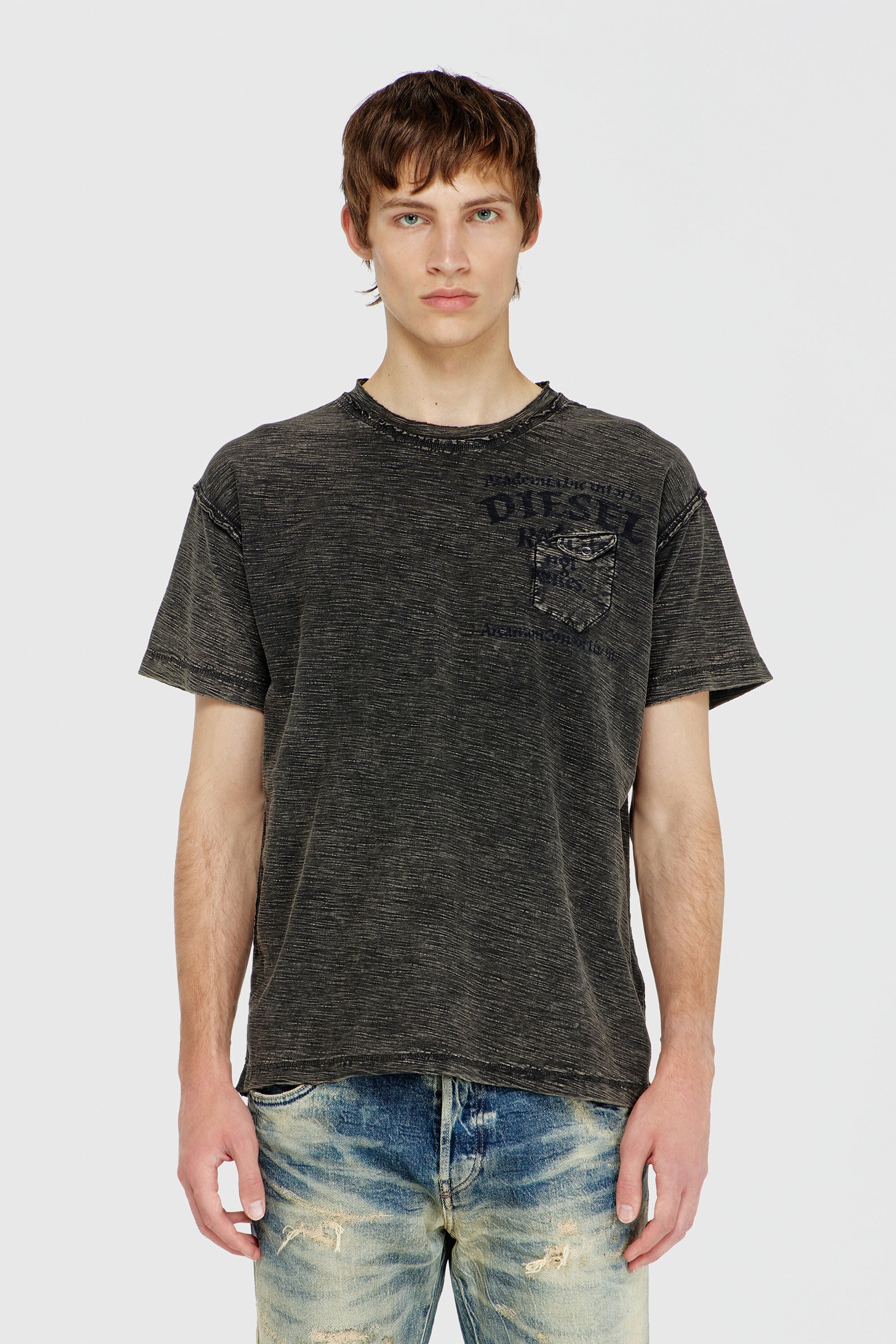 Diesel - T-ARDY, Male's Tシャツ in ダークグレー - 3