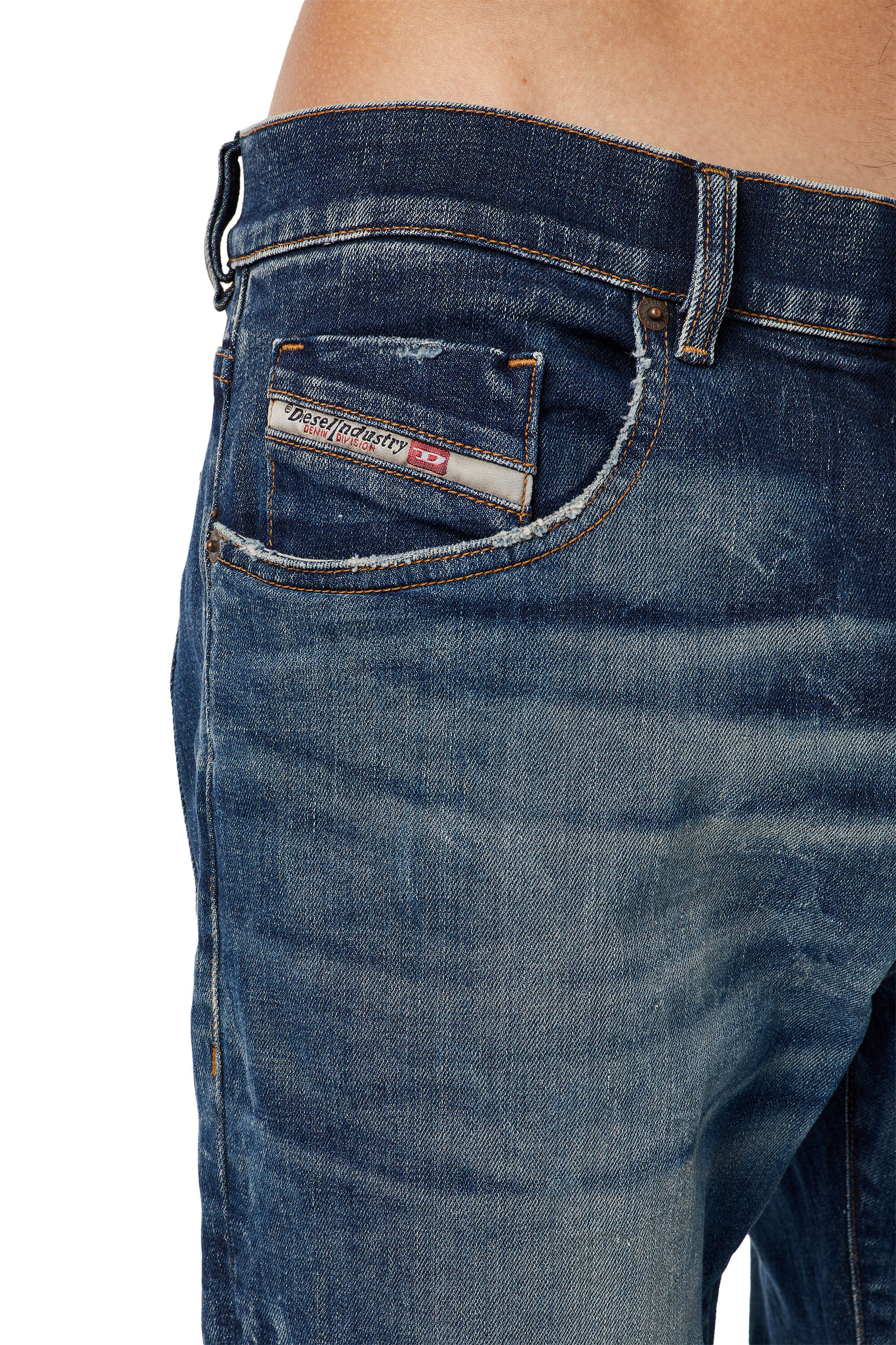 Diesel - 2019 D-Strukt 09C73 Slim Jeans, ダークブルー - Image 4