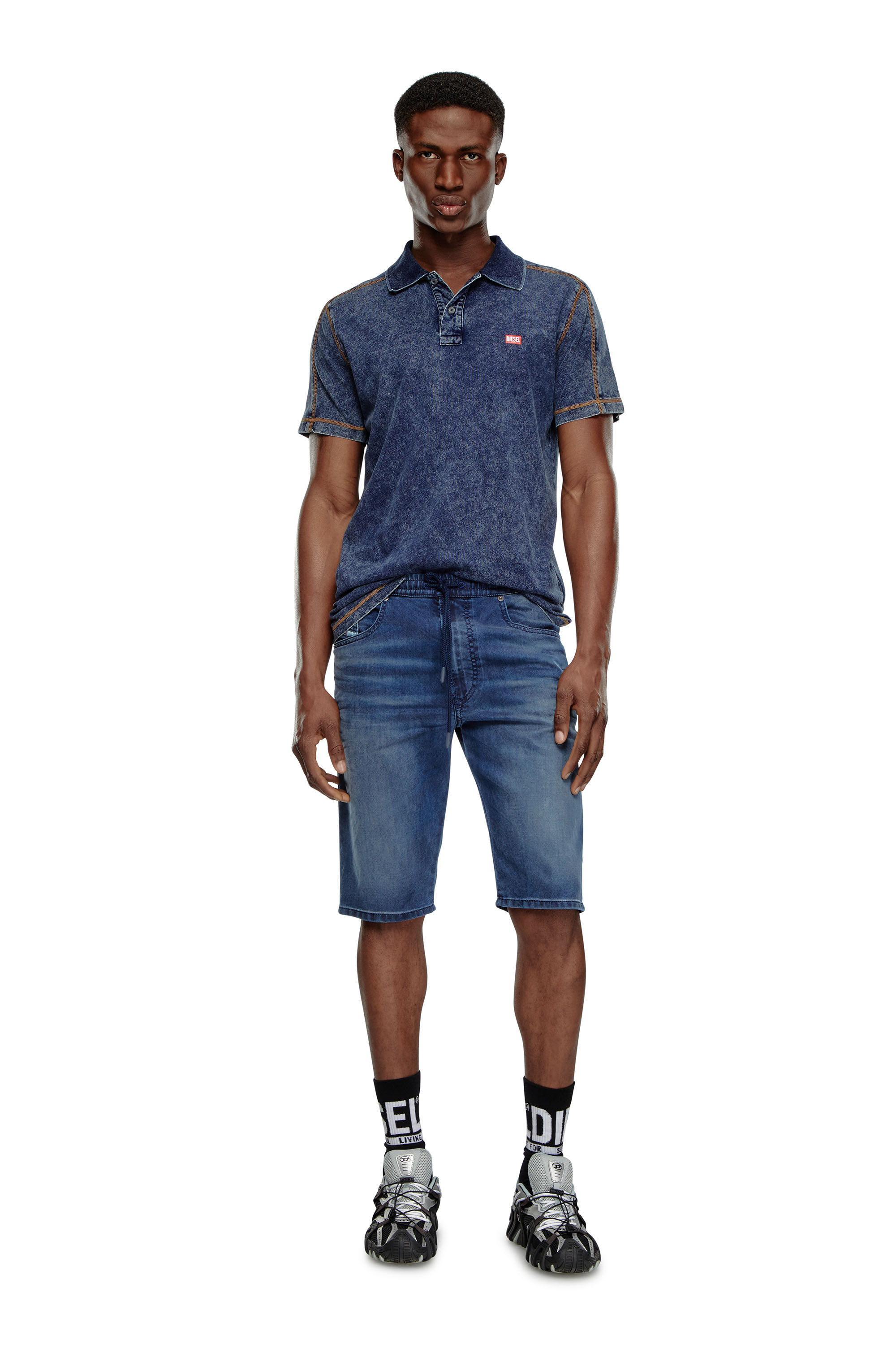 Diesel - 2033 D-KROOLEY-SHORT JOGG, Male's Chino shorts in JoggJeans in ミディアムブルー - 1