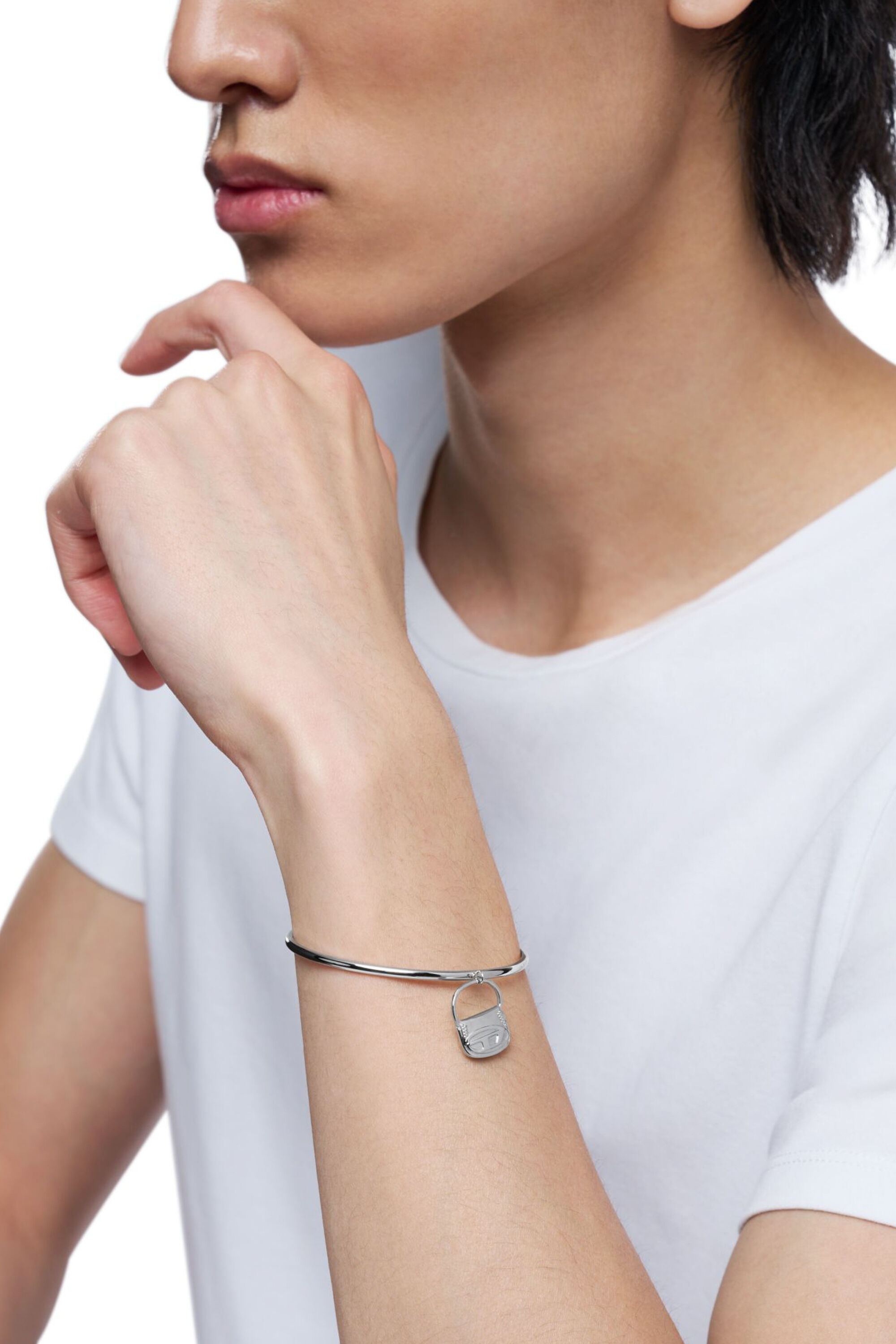 DX1621040 JEWELLERY Stainless steel cuff bracelet｜シルバー