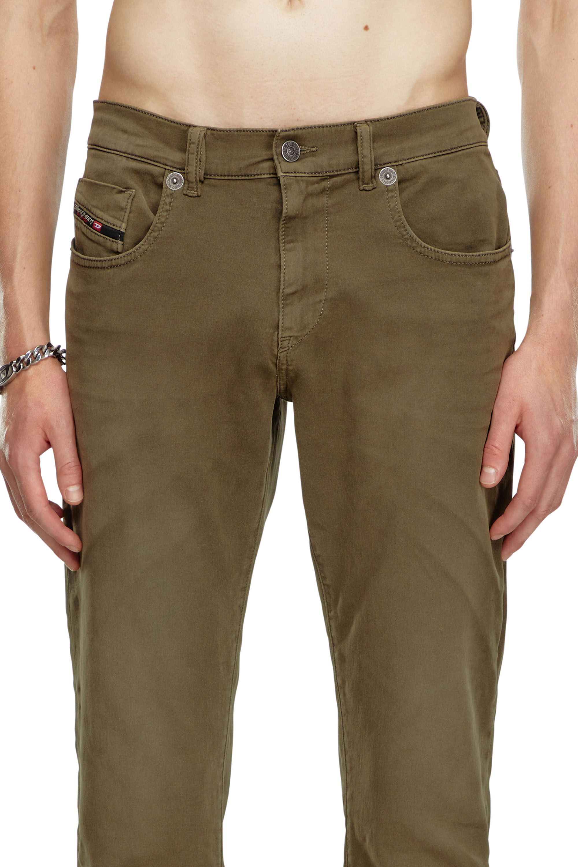 Diesel - Male's Slim 2060 D-Strukt Joggjeans® 0670M, ミリタリーグリーン - 4
