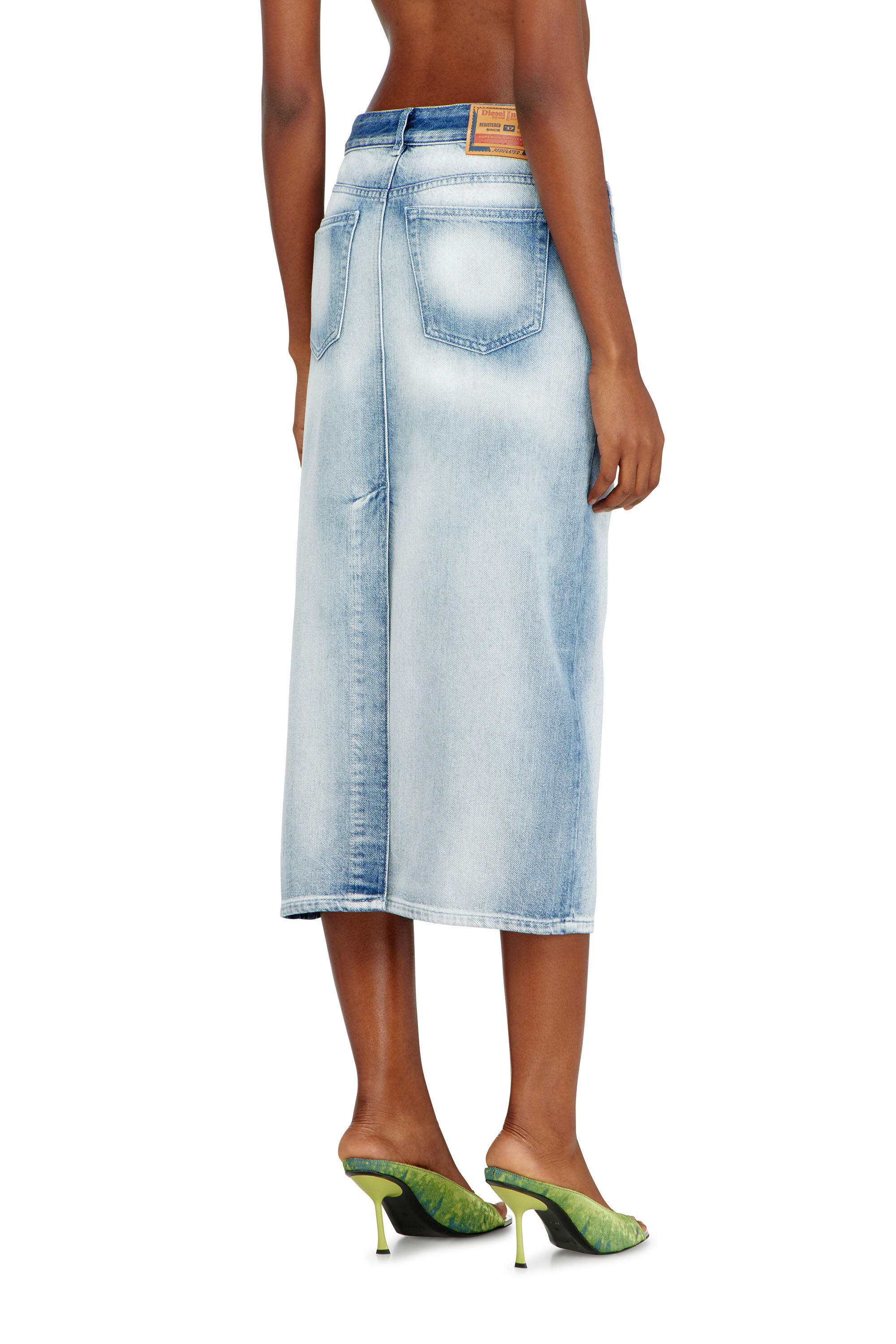 Diesel - DE-SKYE-FSI, Female's Skirt in medium-light skeleton denim in ライトブルー - 5