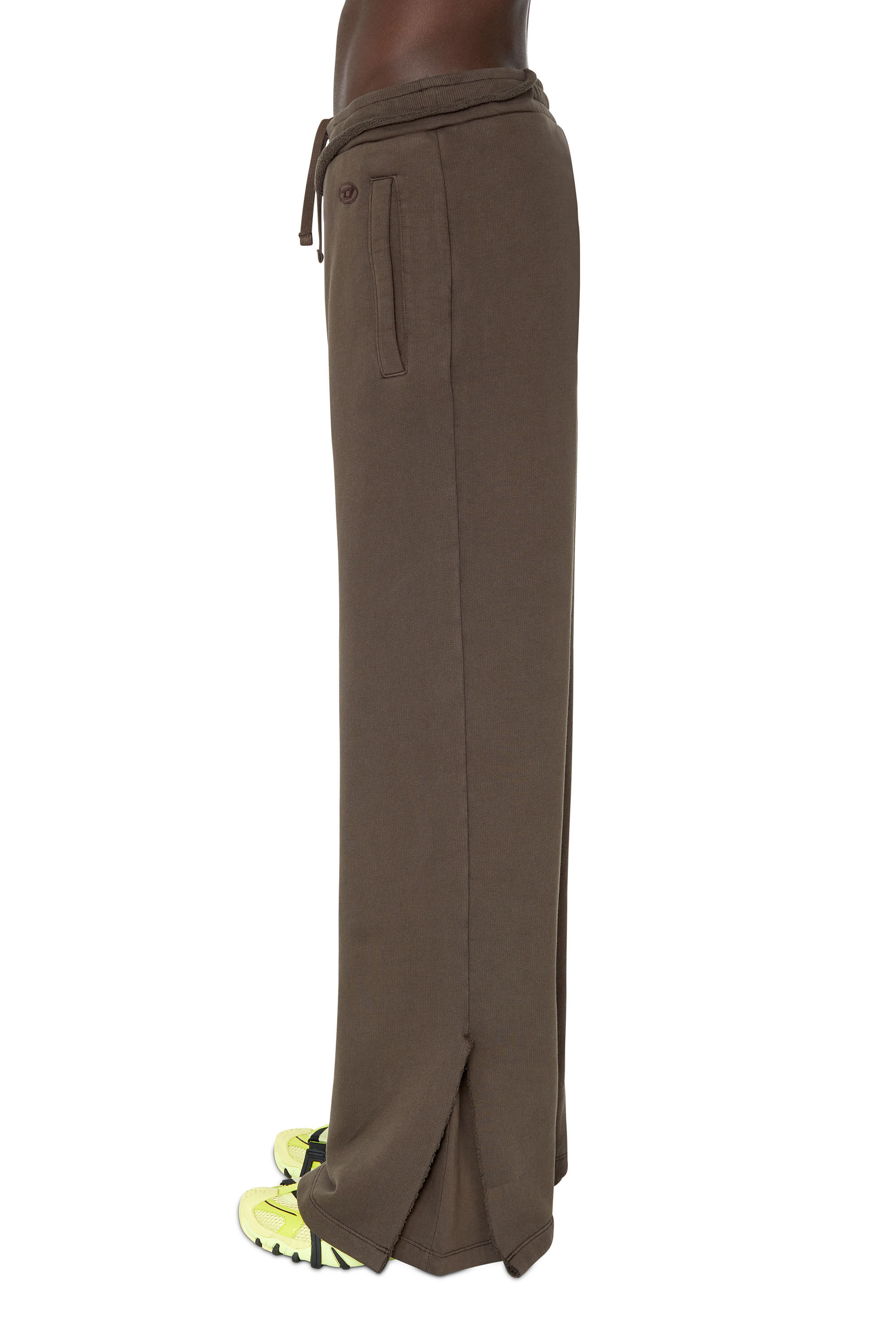 Diesel - P-TOPPAL, Male's パンツ スウェットパンツ in Brown - 4