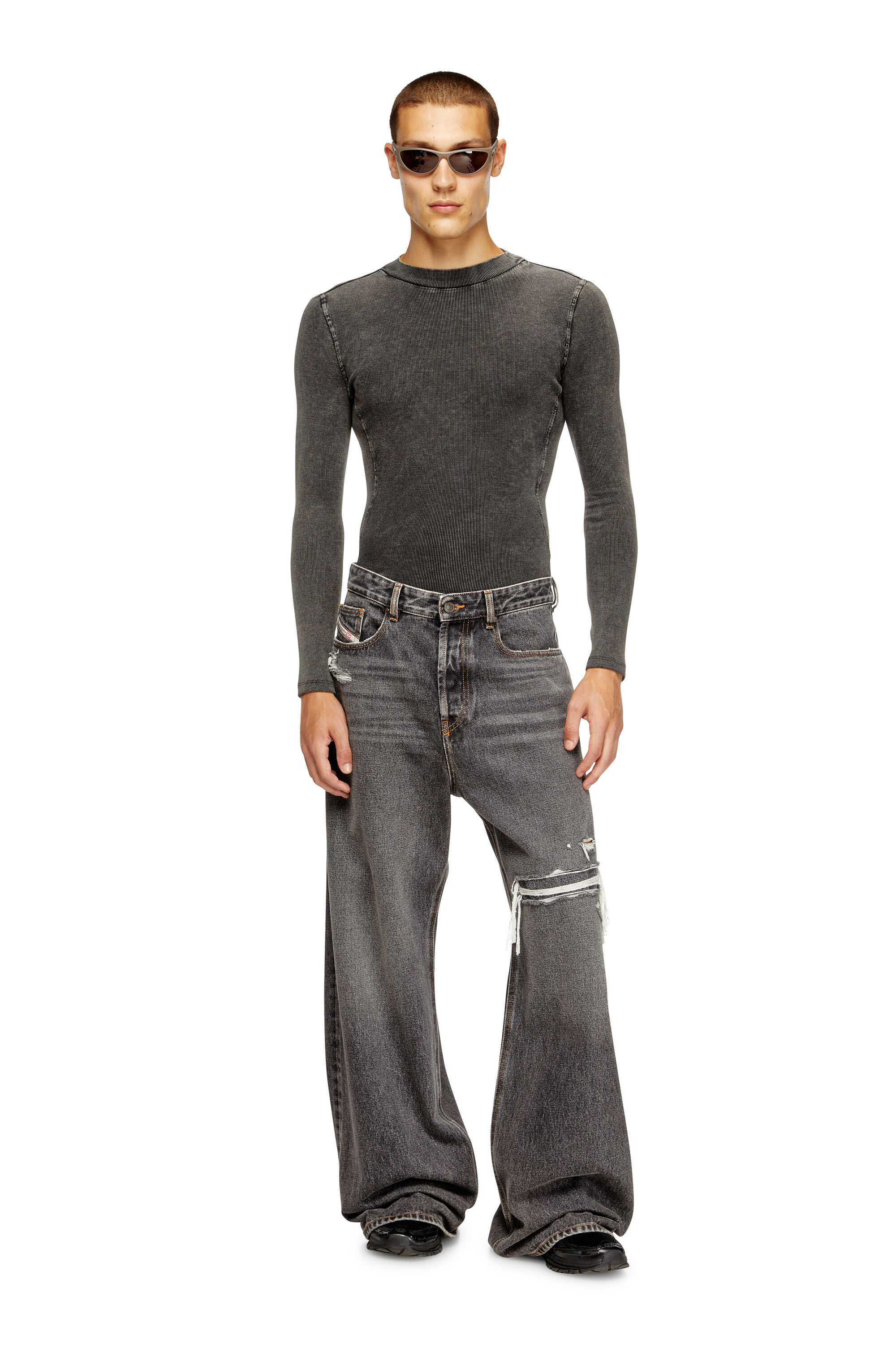 専用新品 DIESEL ディーゼル D-RISE ストレート デニムパンツ 26 メンズ デニムパンツ ルーズフィット ストレート（デニムパンツ