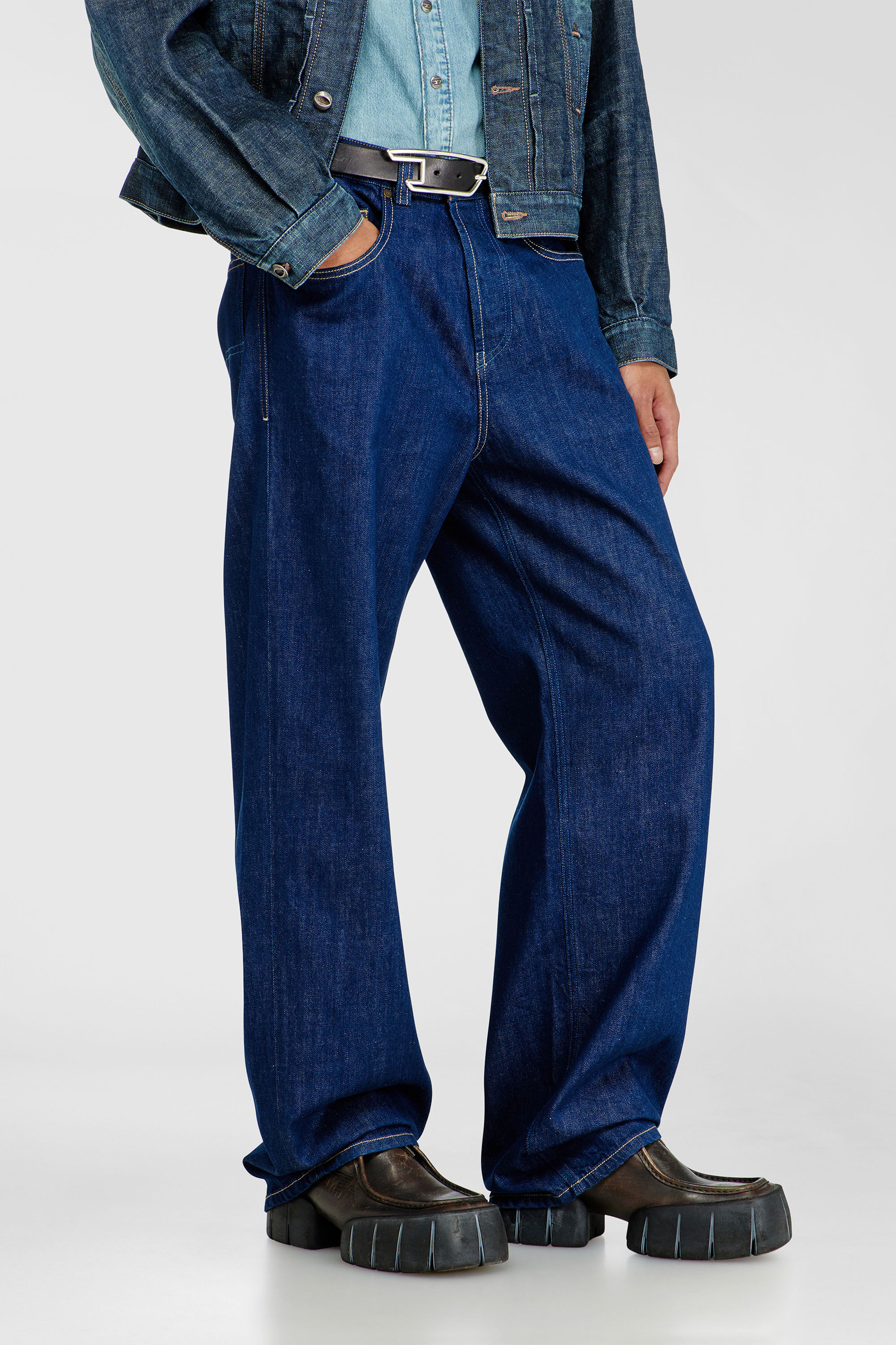 Diesel - Male's Relaxed Jeans 2001 D-Macro 09Q09, ダークブルー - 7
