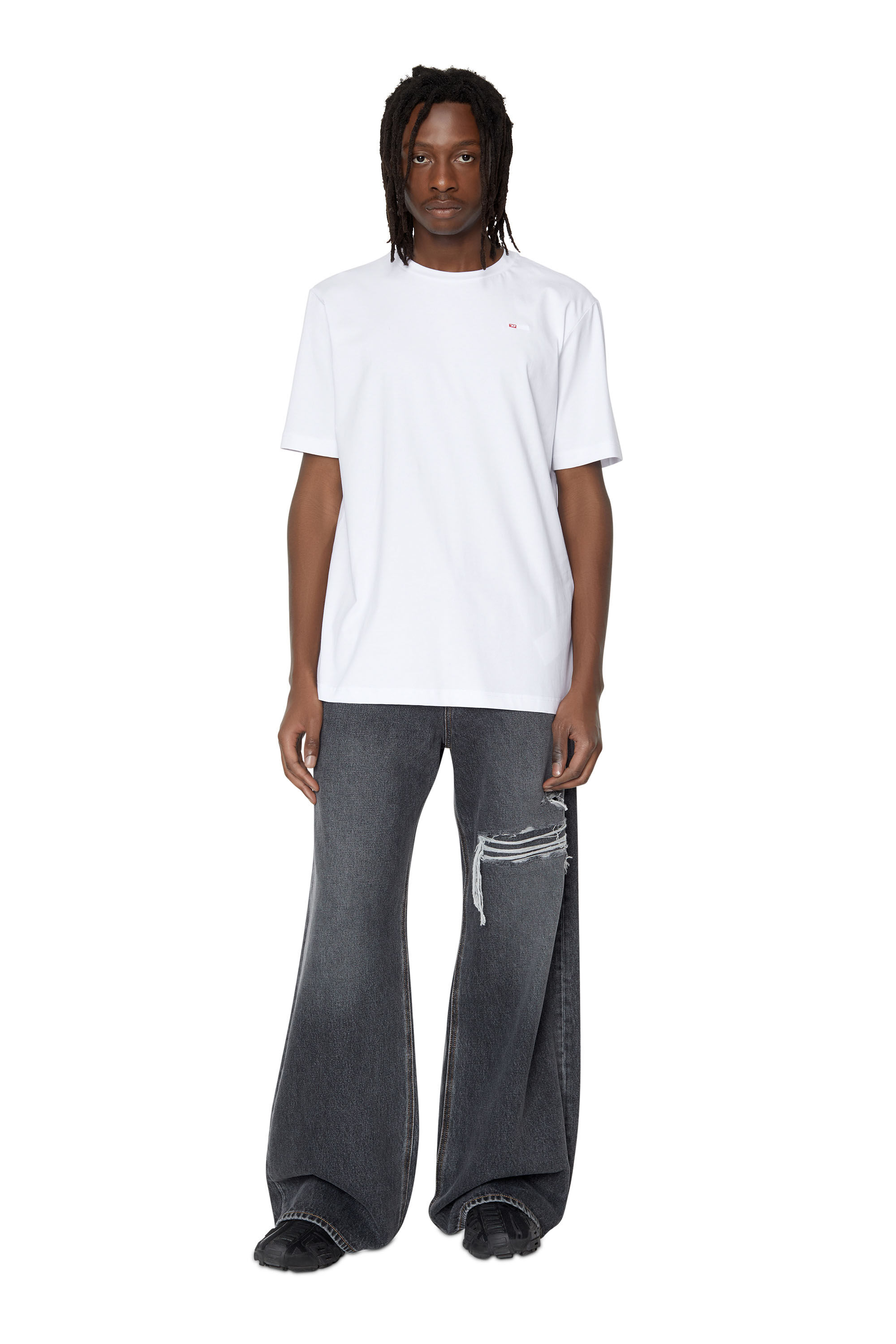 Diesel - T-JUST-MICRODIV, Male's Tシャツ ロゴ ワンポイント in ホワイト - 1