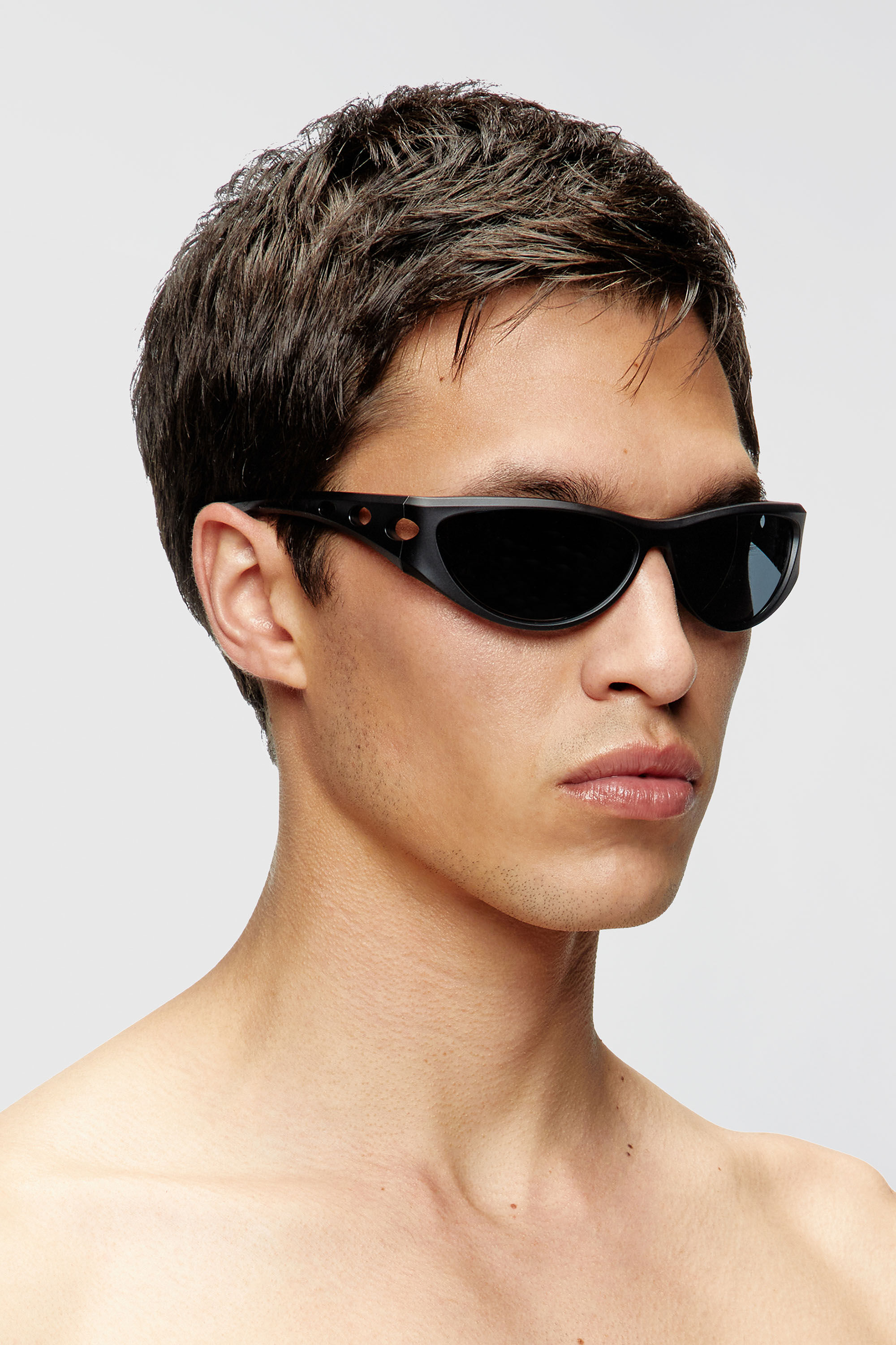 0DL3004U Cat-eye style sunglasses｜ブラック｜ウィメンズ｜DIESEL