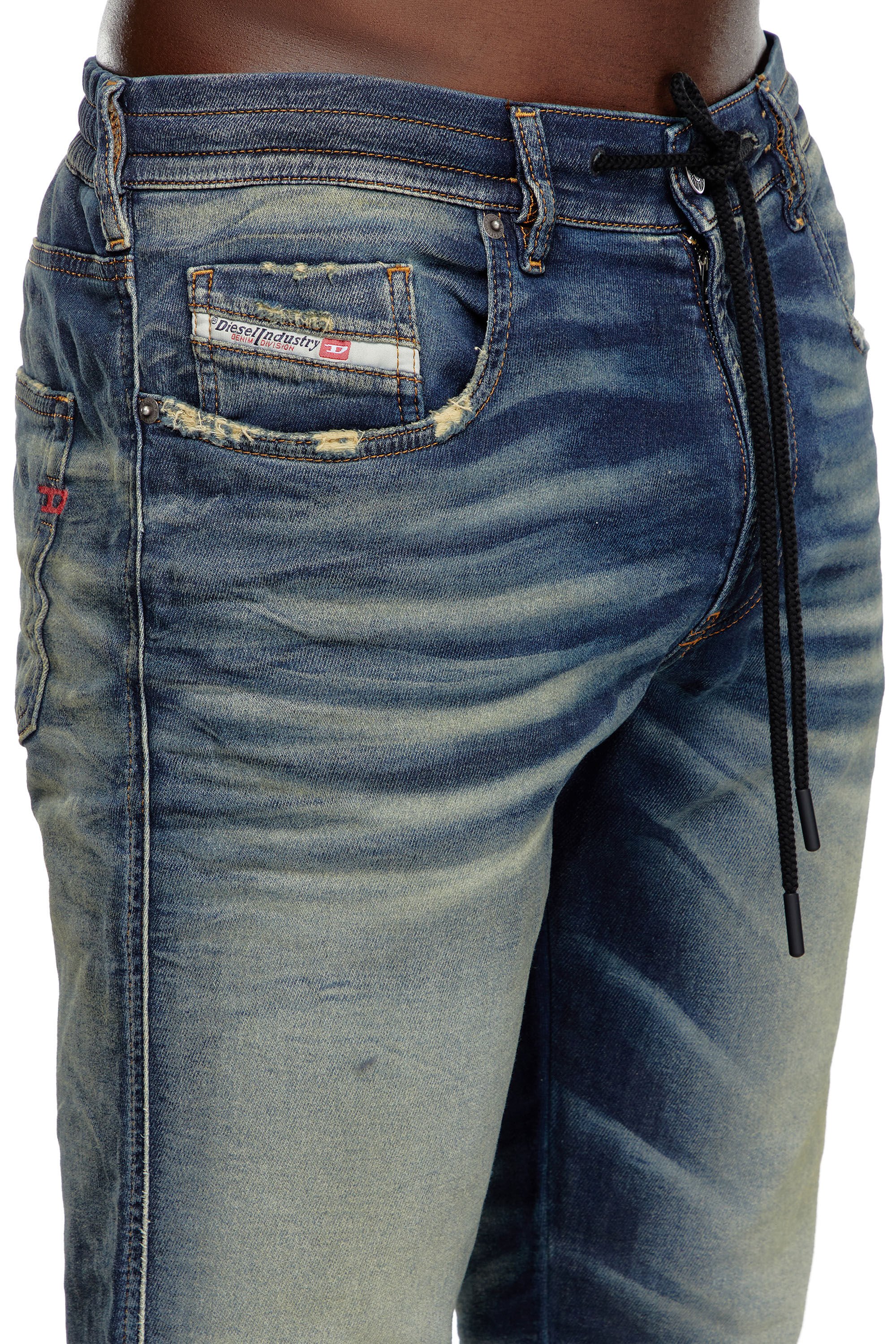 Diesel - Male's Slim 2060 D-Strukt Joggjeans® 068MH, ダークブルー - 4