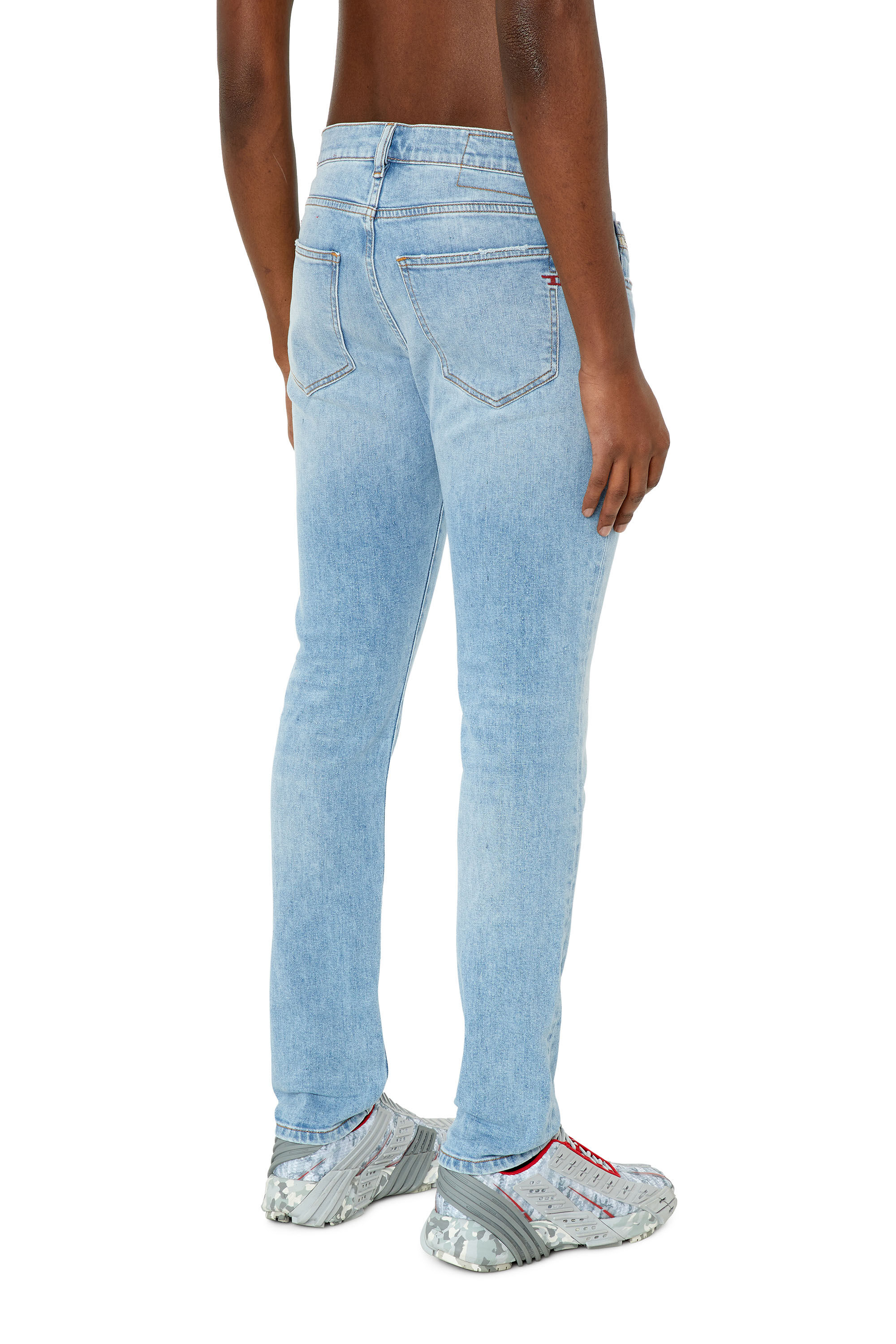 Diesel - Slim Jeans 2019 D-Strukt 09F41, Male's 23SS デニムパンツ スリムフィット in ライトブルー - 5