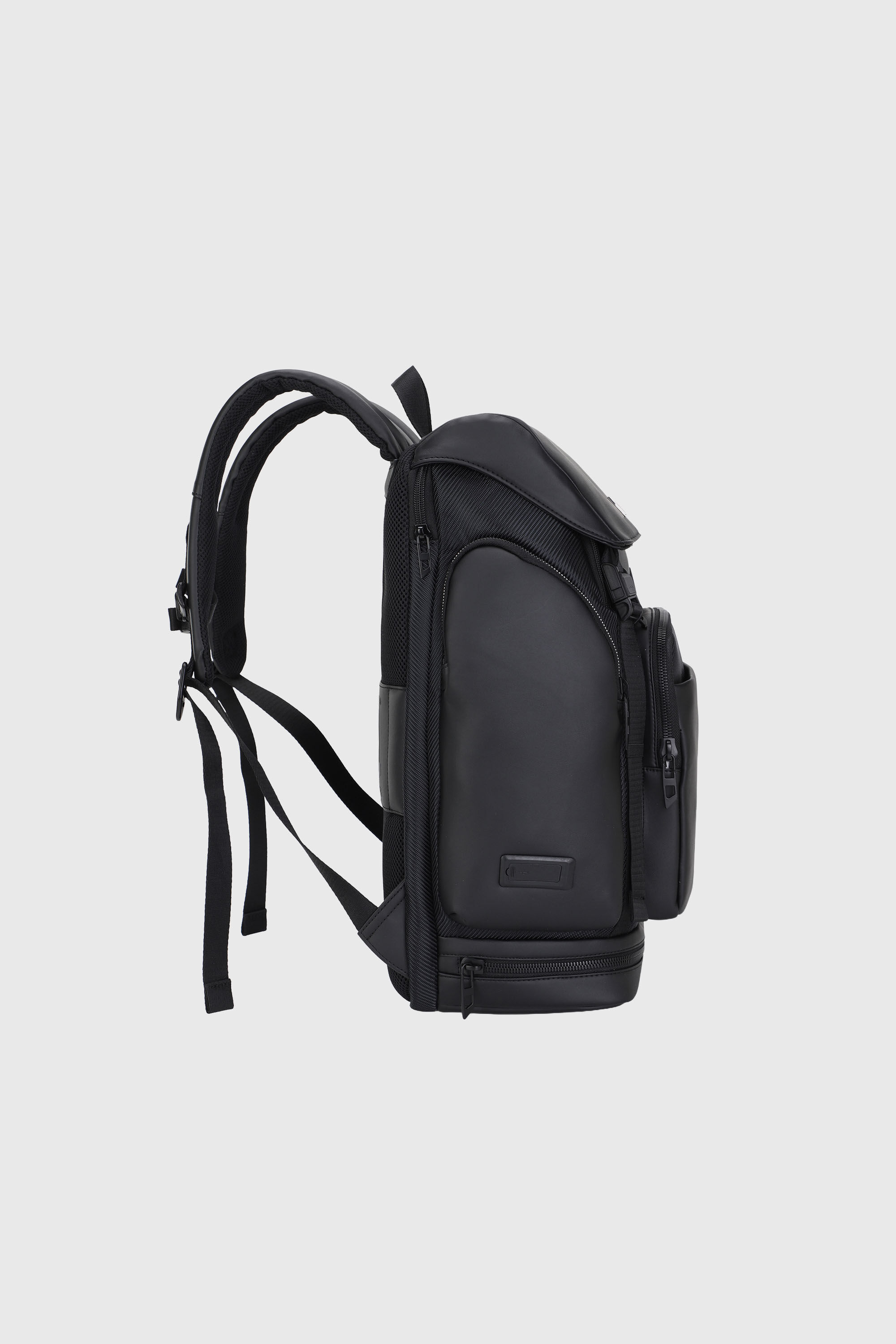DIESEL CARBON FIBER BACKPACK-BLACK DSB0 Functional business