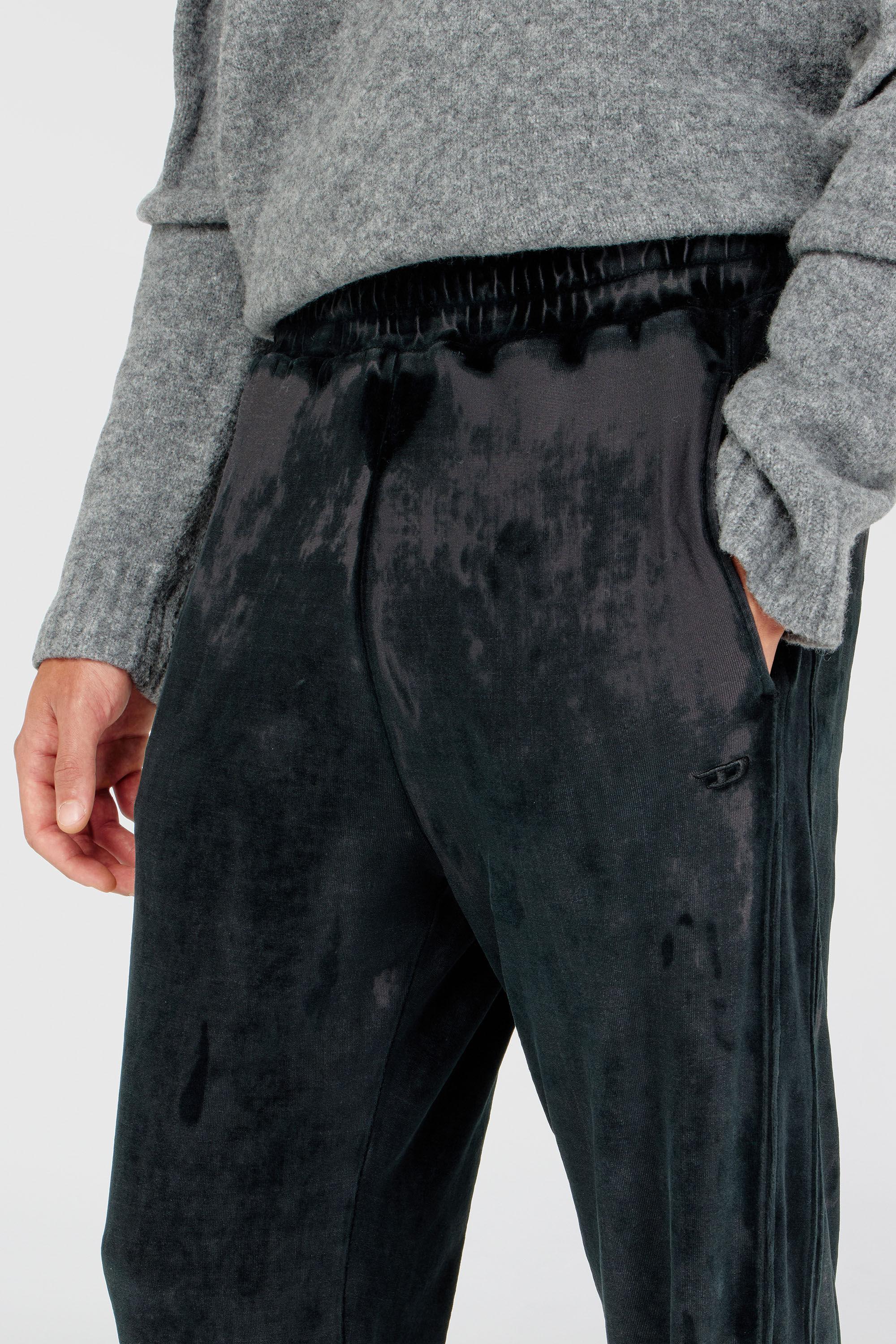 Diesel - P-STRAP, Male's Sweatpants in devor&eacute; chenille in ブラック - 5