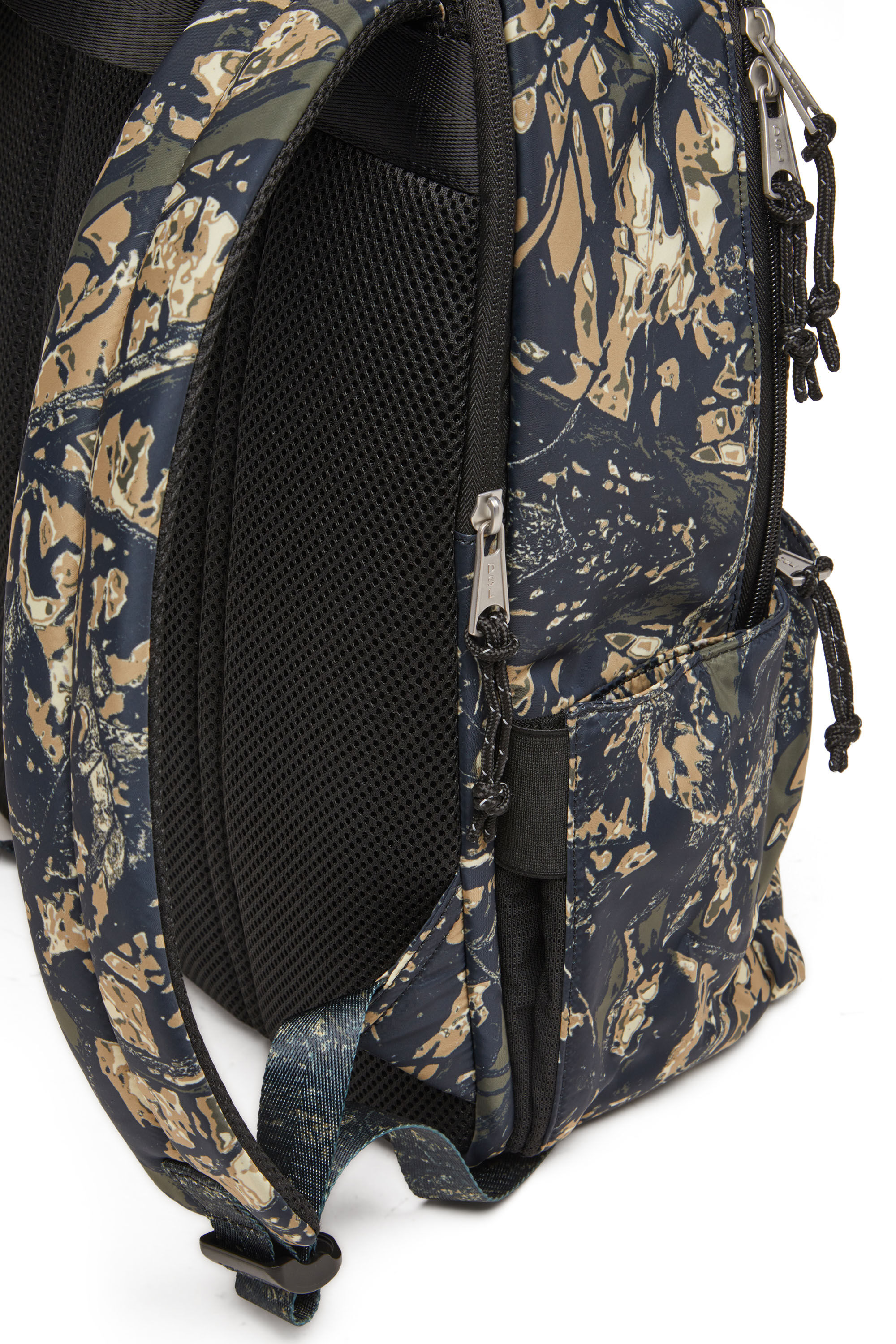 【★超目玉】 D-PACK BACKPACK fabric camo-print in D-Pack-Backpack X バッグ