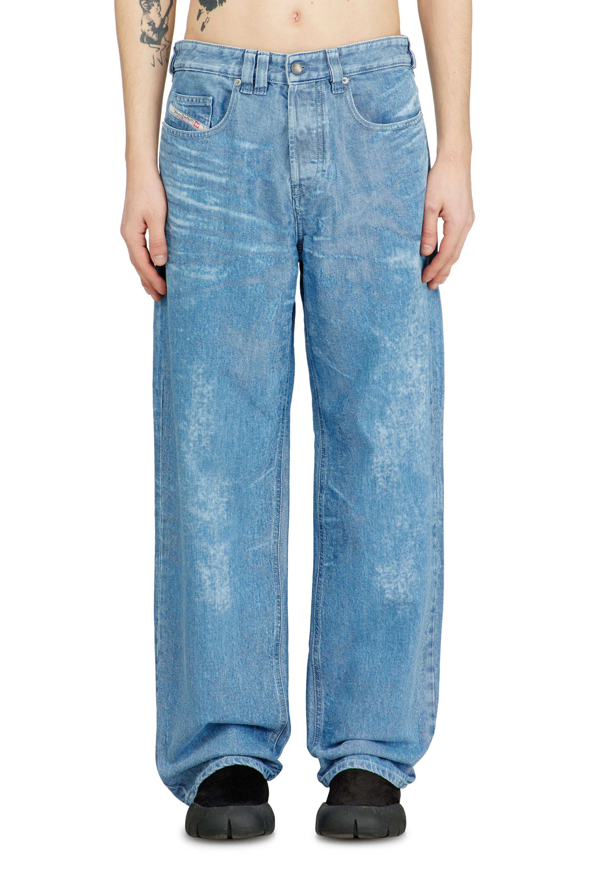 Diesel - Male's Relaxed Jeans 2001 D-Macro 09P23, ライトブルー - 3