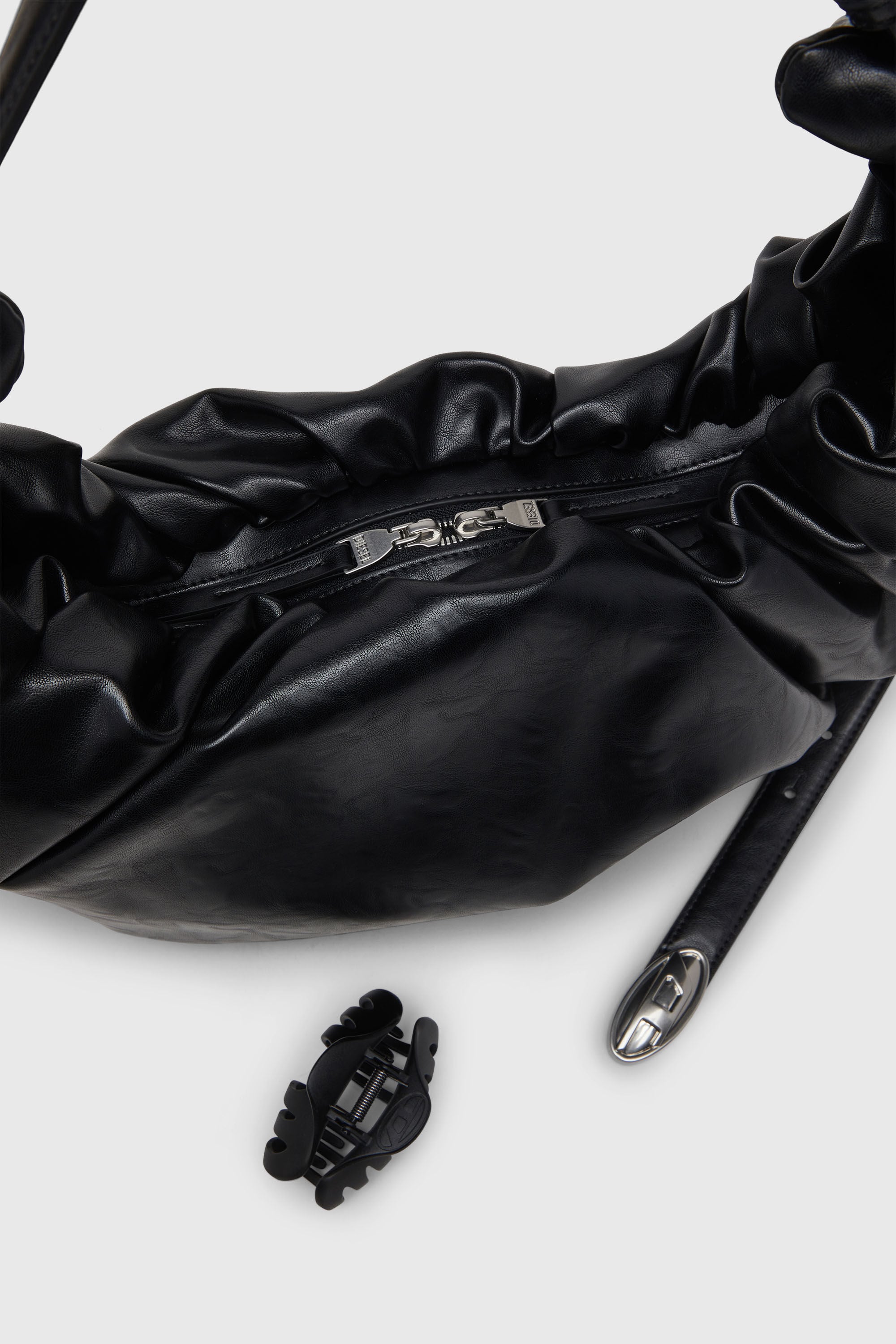 Diesel - GRAB-D HOBO L, Female's ホーボーバッグ L in ブラック - 6
