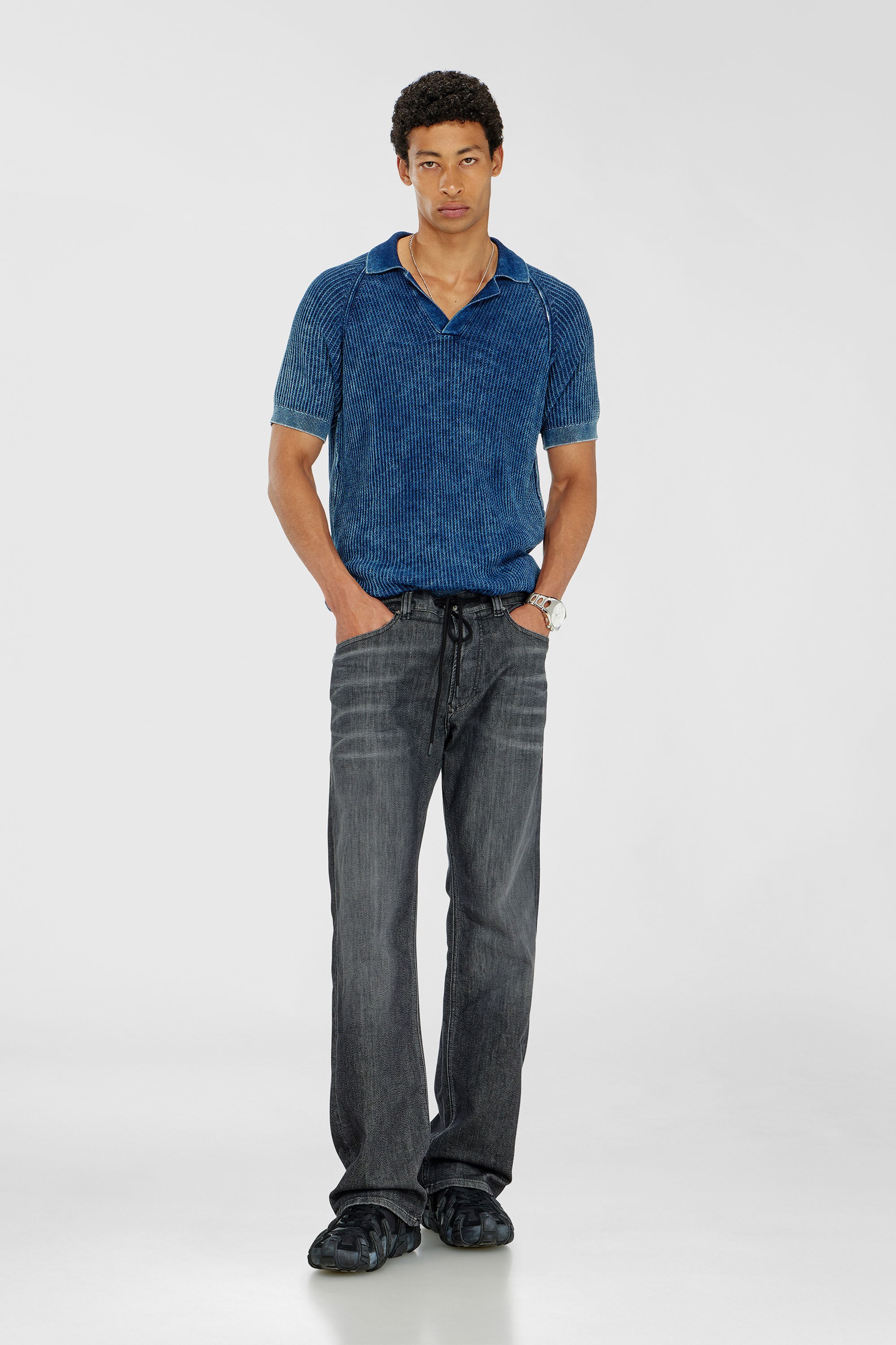 洗練されたデザイン　DIESEL SET-GILDA-D-CORE L グレー Relaxed ミドルウエスト 2080 D-Reel Joggjeans® | ブラック