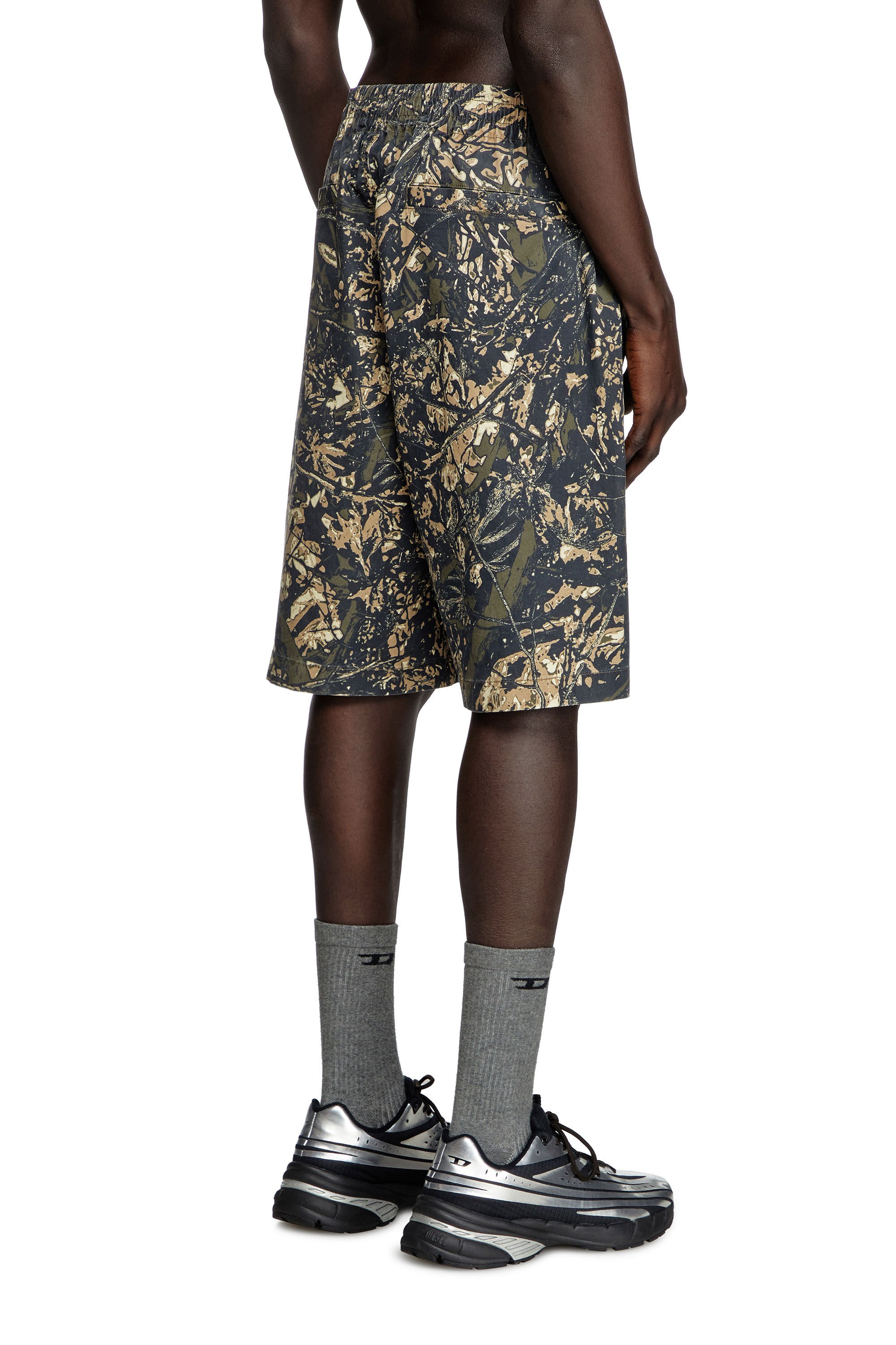 Diesel - P-OPWIK-C, Male's Knee-length shorts with camo print in ブラウン/グリーン - 4