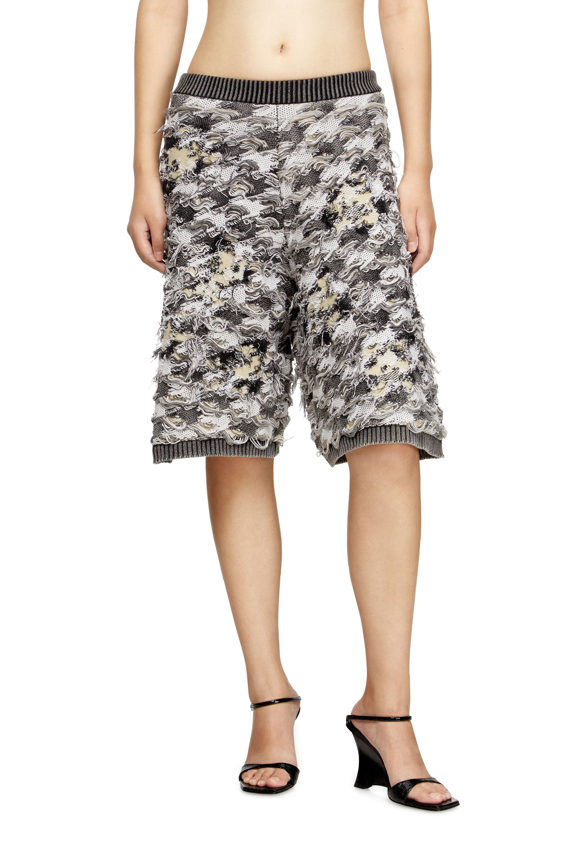 M-VANJA Destroyed houndstooth-jacquard shorts｜マルチカラー