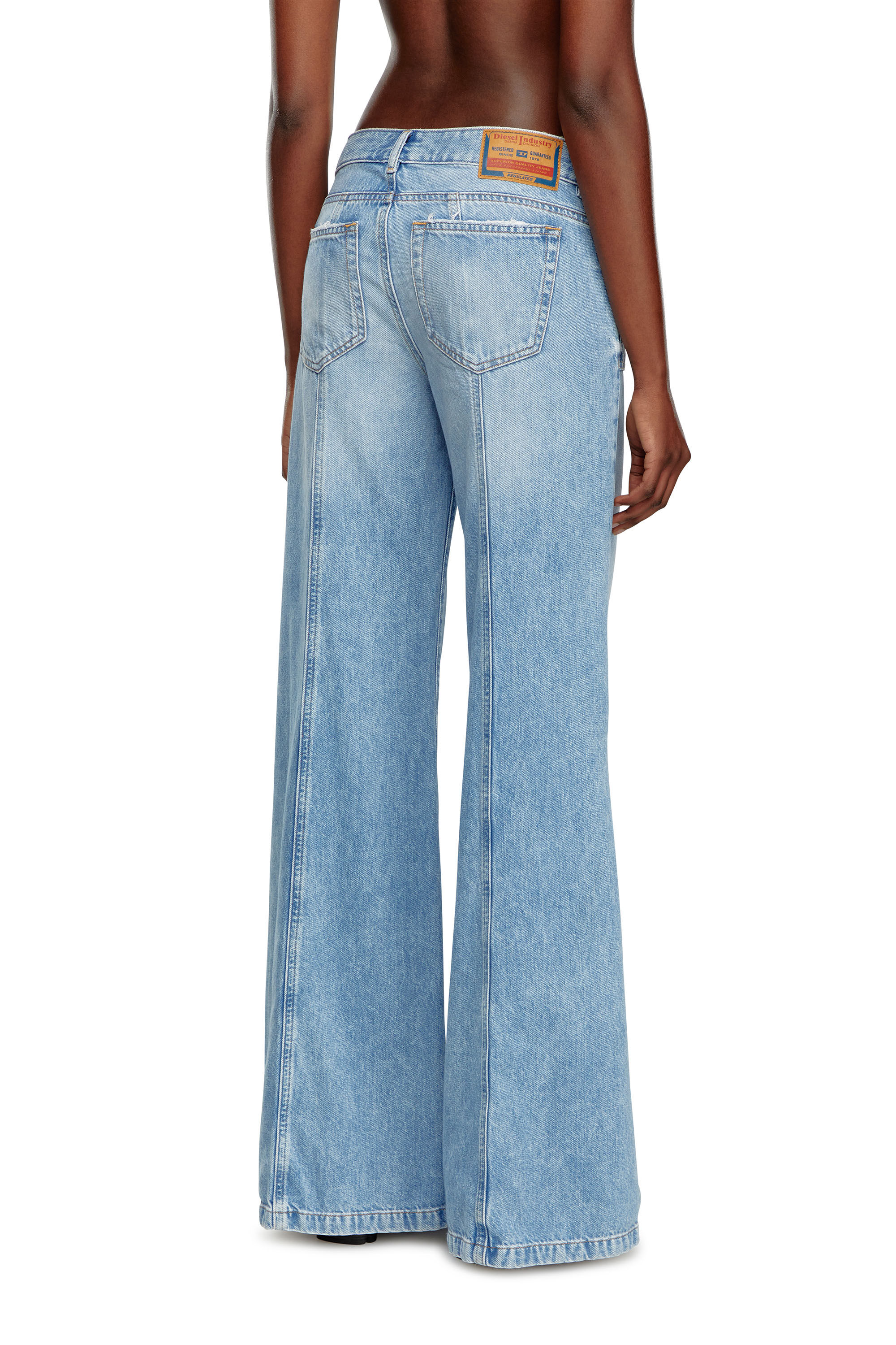 Diesel - Female's Flare Jeans D-Akii 09J88, ライトブルー - 4