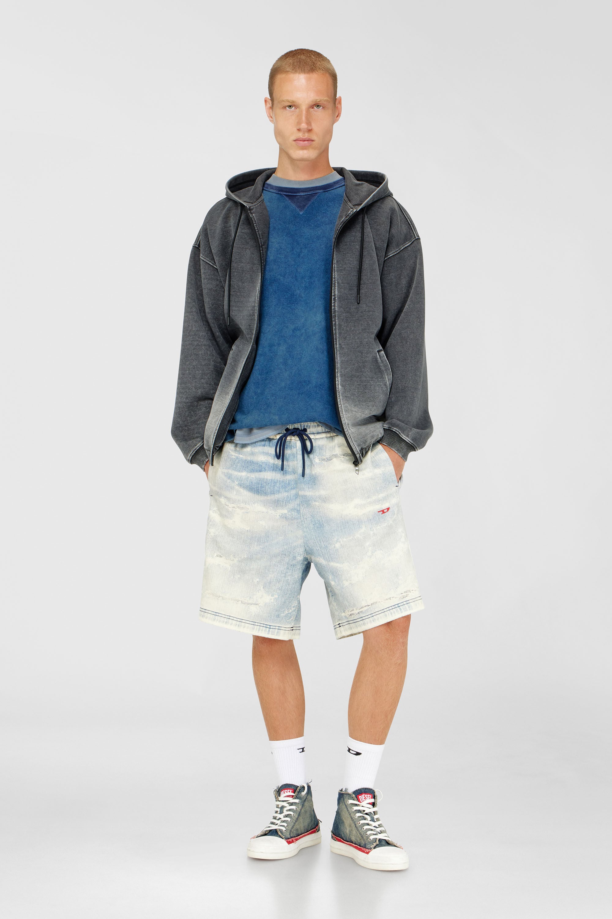 Diesel - D-BOXY JOGGJEANS, Male's ジョグ ショートパンツ in ライトブルー - 1