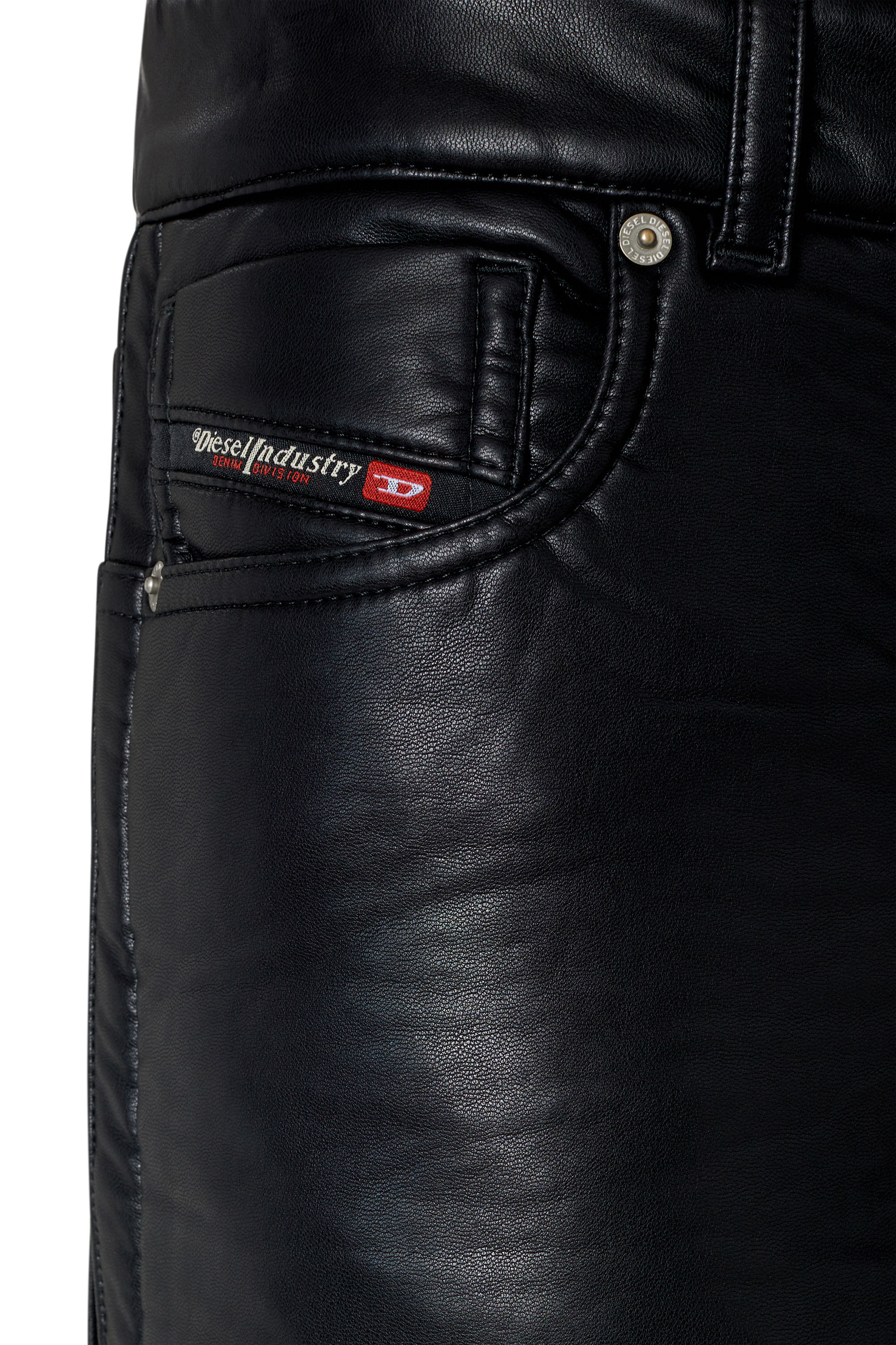 Diesel - P-CIRIO, Male's メンズ パンツ フェイクレザー ボンディング in ブラック - 3