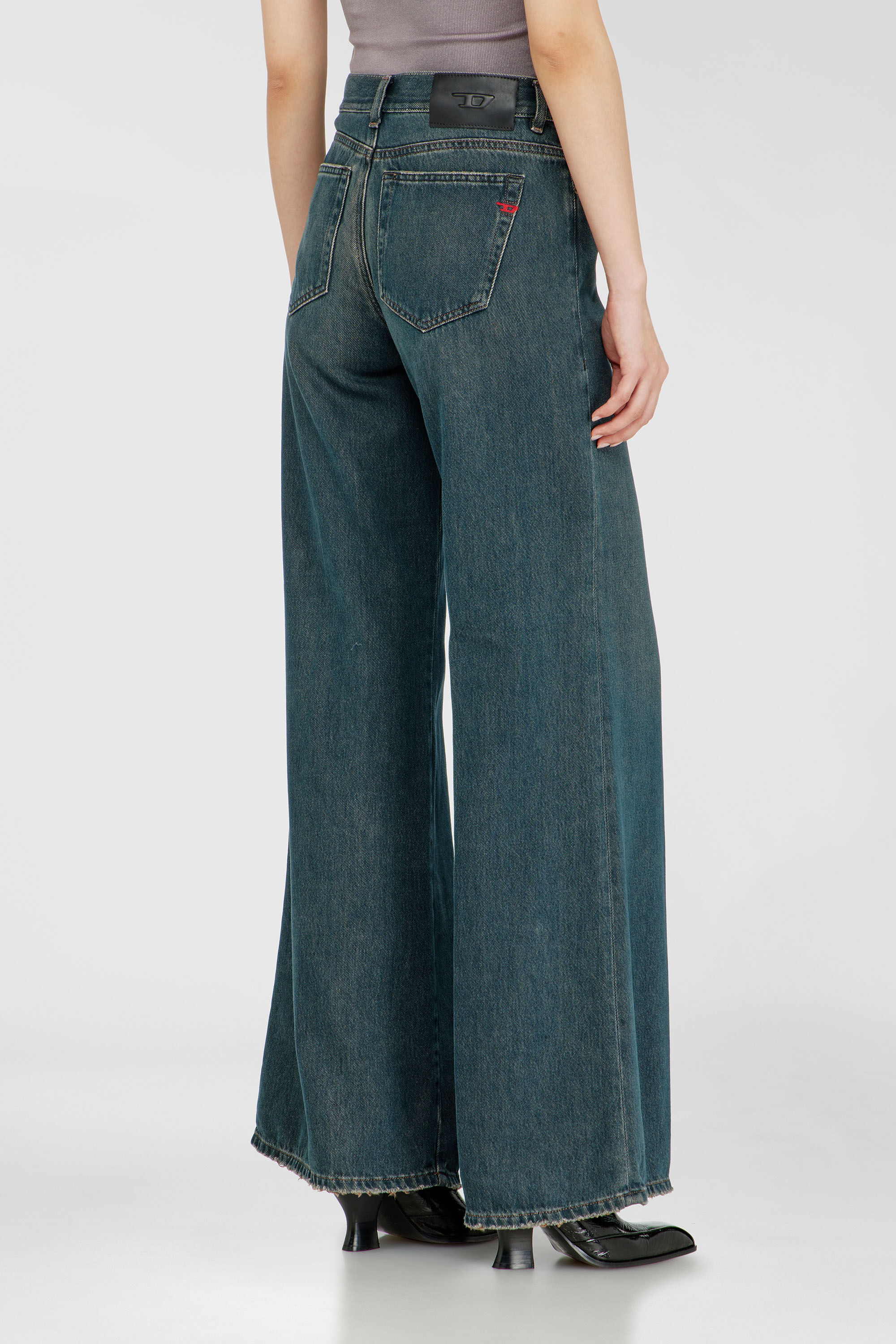 Diesel - Female's Flare Jeans 1978 D-Akemi 09P83, ダークブルー - 5