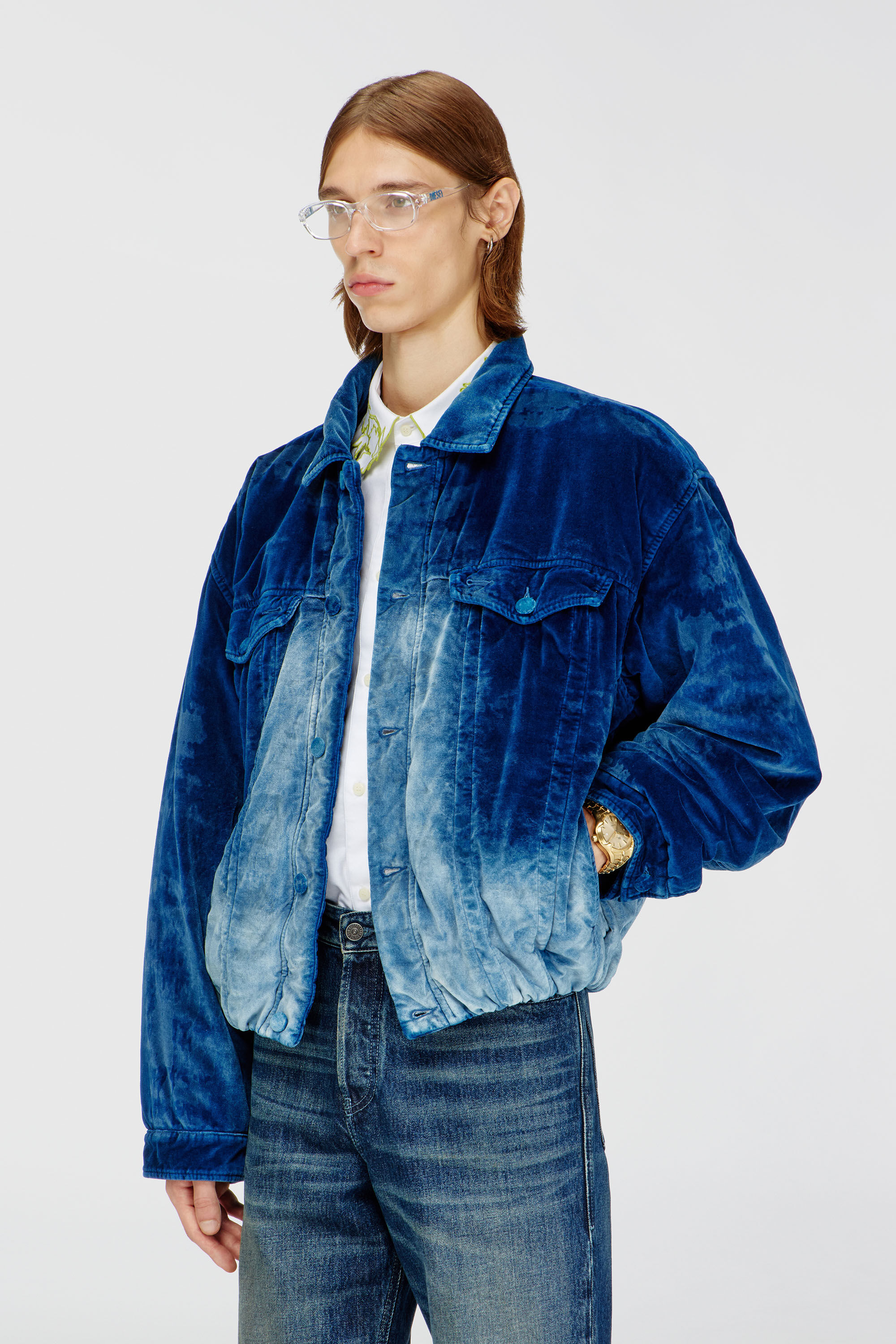 Diesel - D-MORVI-FSJ, Male's Elasticated trucker jacket in velvet denim in ダークブルー - 3