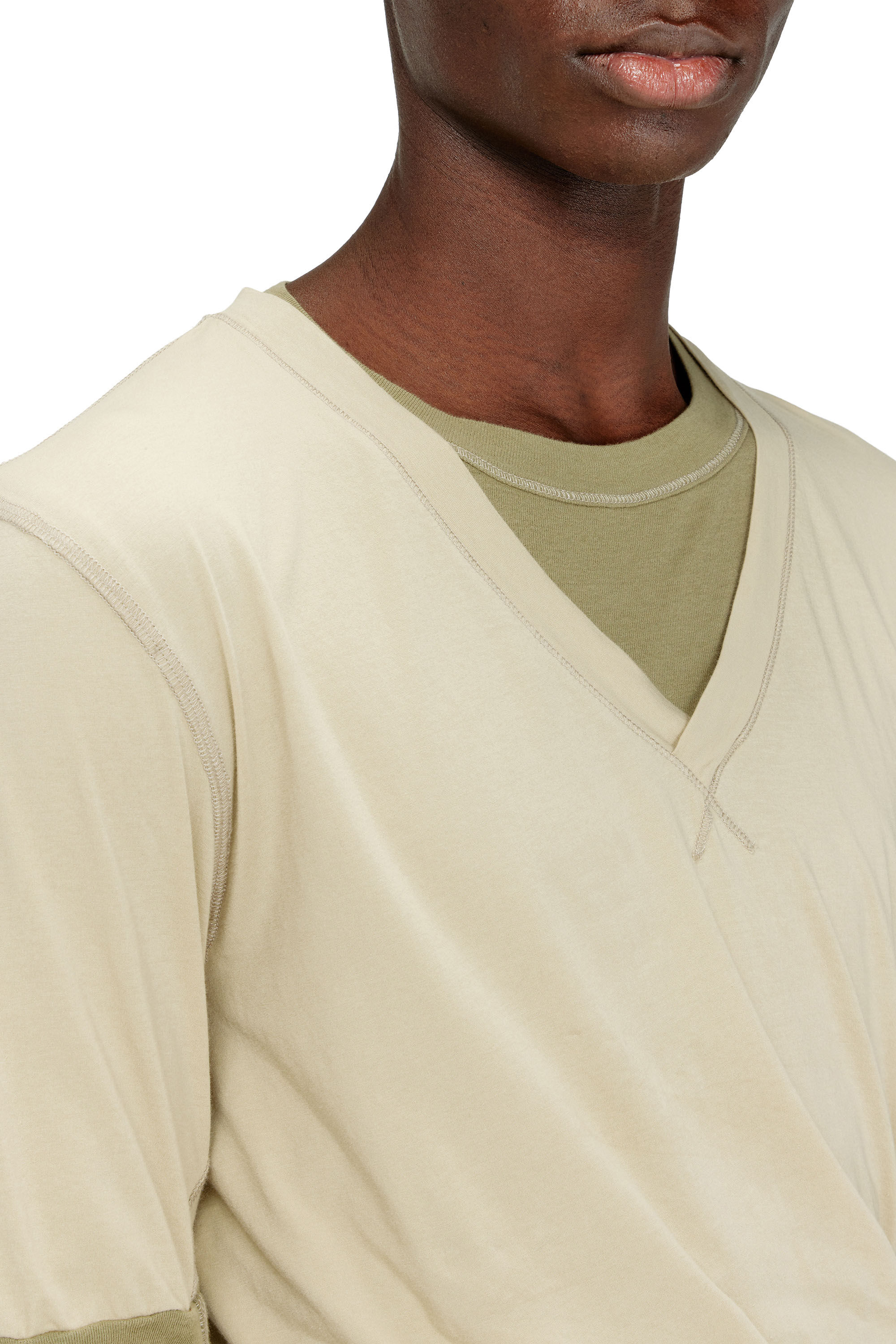 Diesel - T-MOODY-PLAIN, Male's Twisted double-layer top in グリーン - 4