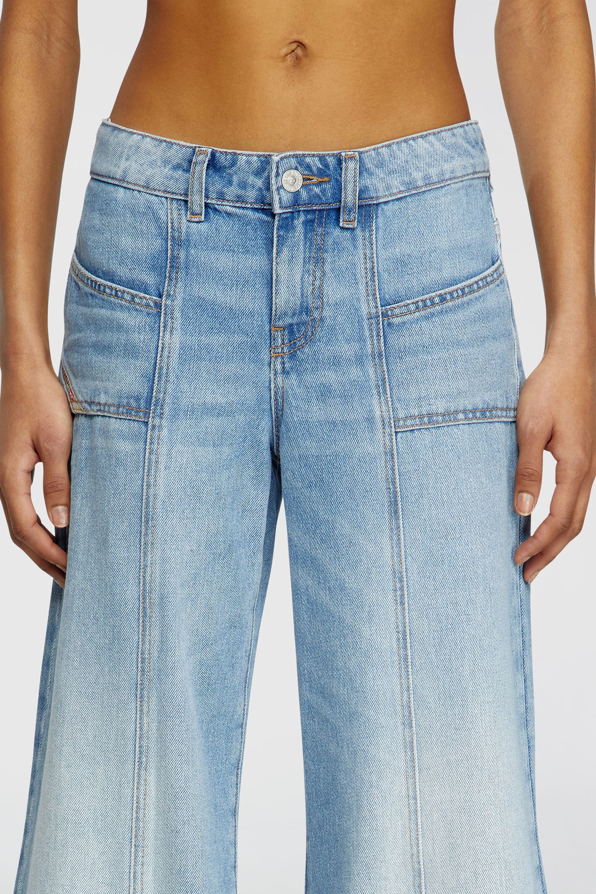 Diesel - Female's Flare Jeans D-Akii 0CLBA, ライトブルー - 5