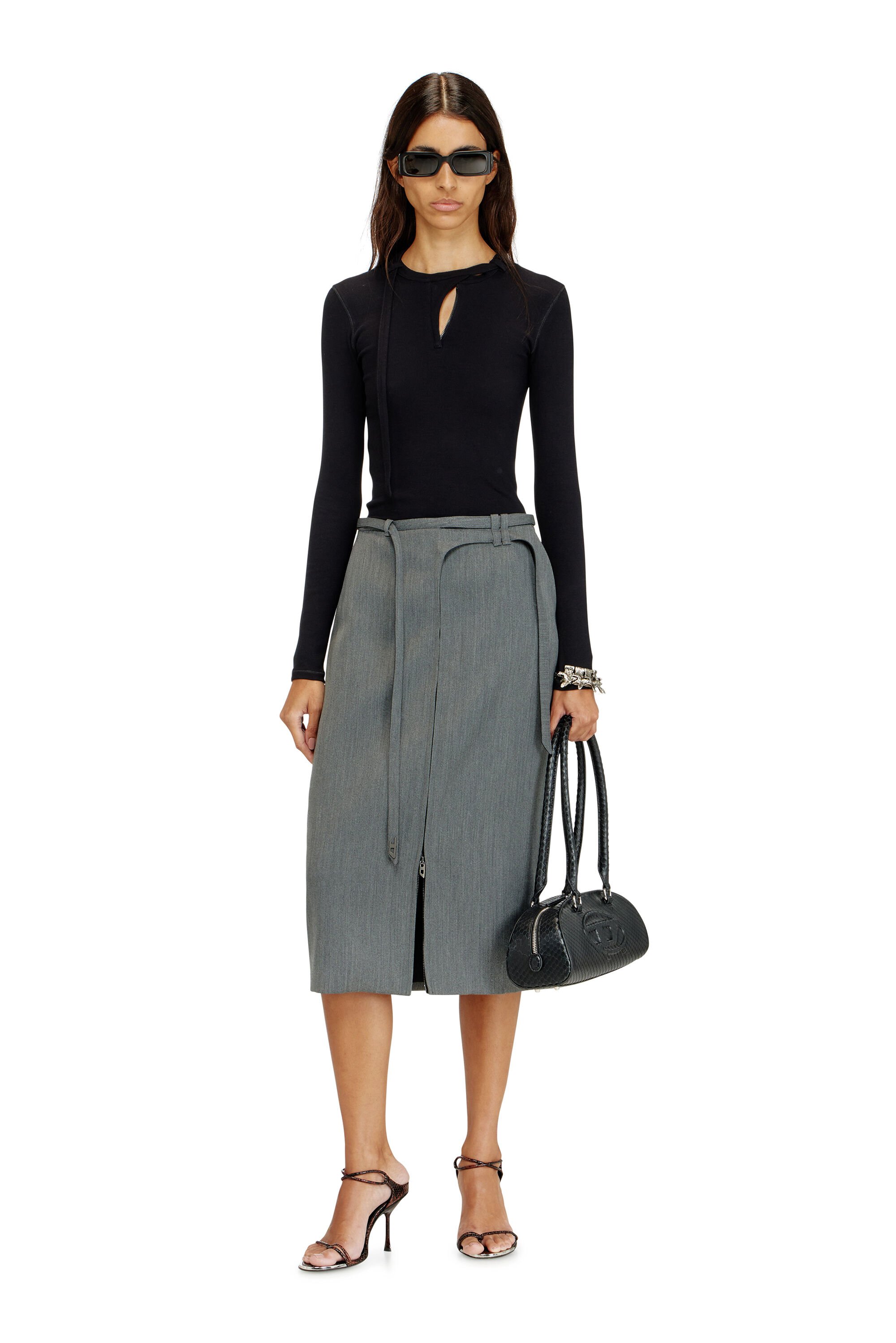 Diesel - 1DR DOME SHOULDER EW, Female's 1DR Dome-Elongated bowling bag in textured leather in ブラック - 1