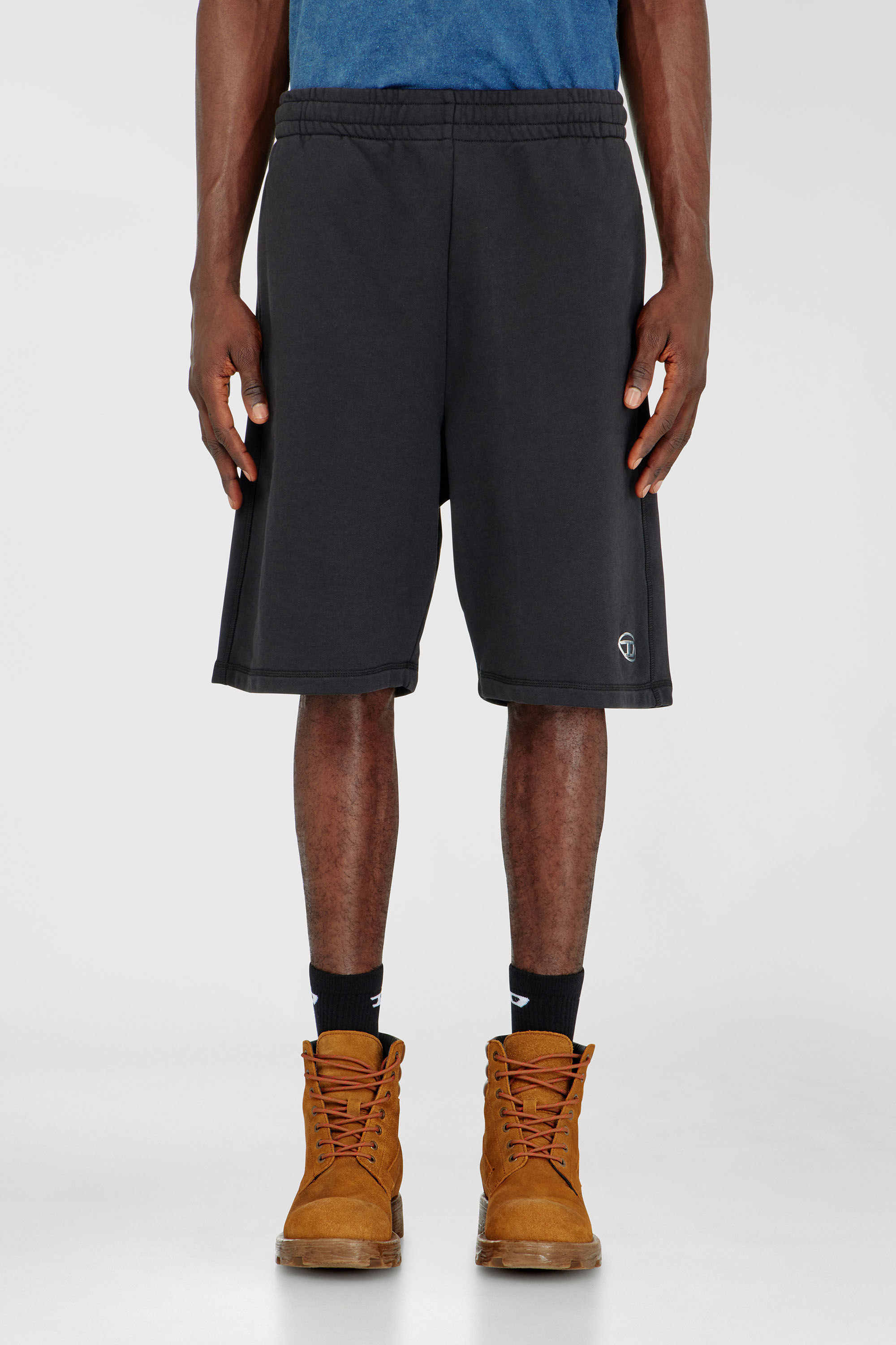 Diesel - P-MARSHY-IOD, Male's スウェットショートパンツ in ブラック - 3