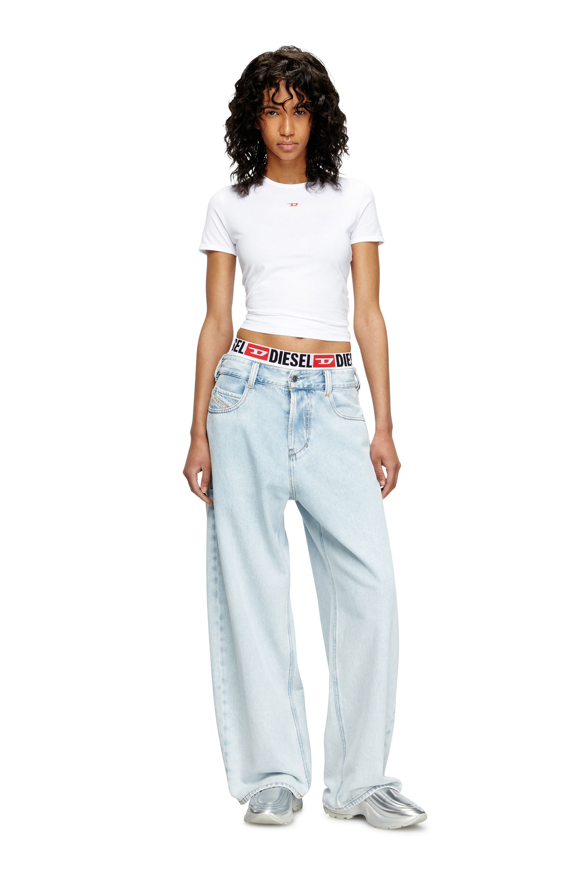 デニム・ジーパン DIESEL relaxed jeans 1997 d-enim 09m74 Relaxed Jeans - 1997 D-Enim | ライトブルー | ウィメンズ | DIESEL